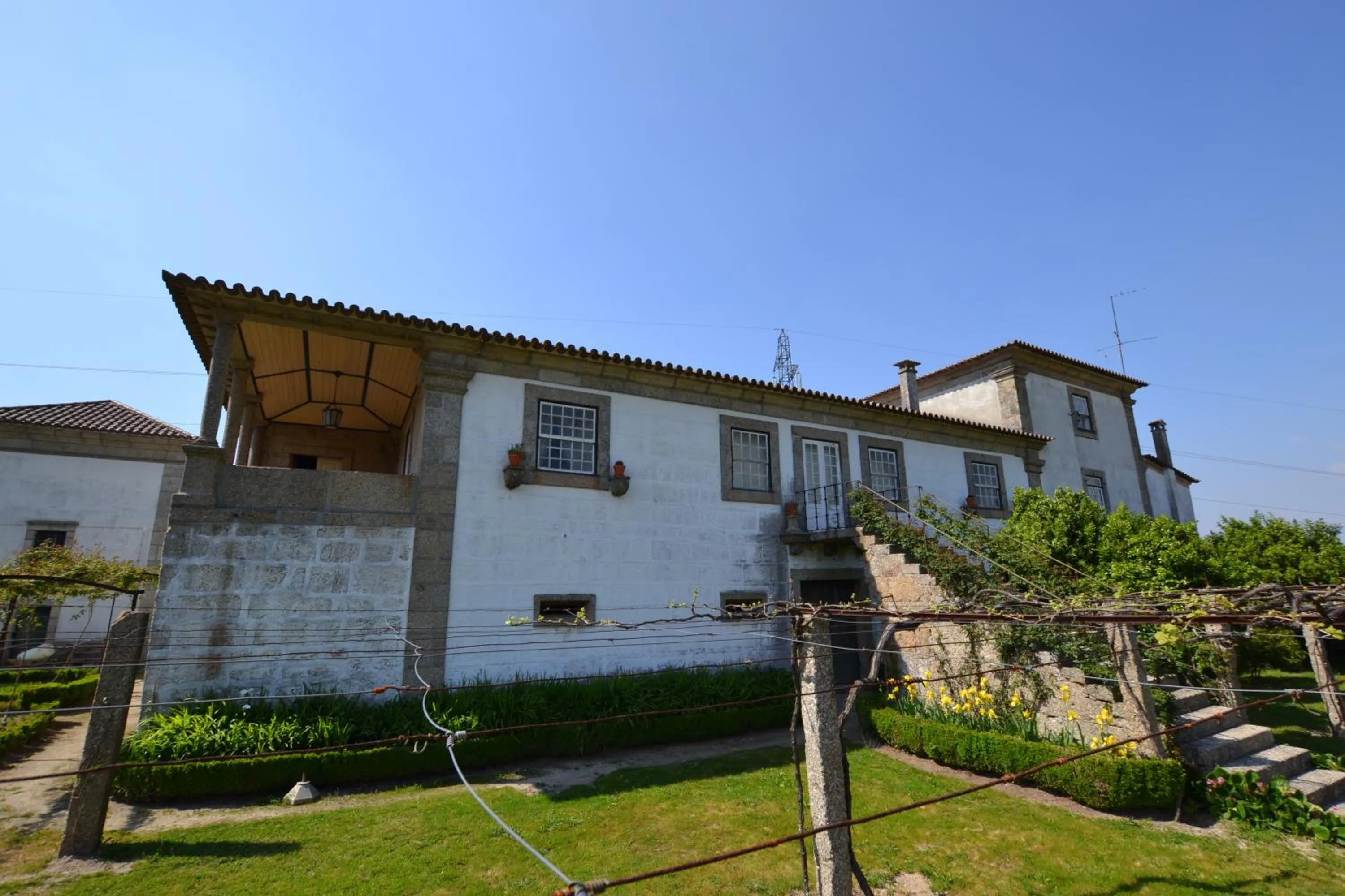 Facade/entrance in Casa do Ribeiro