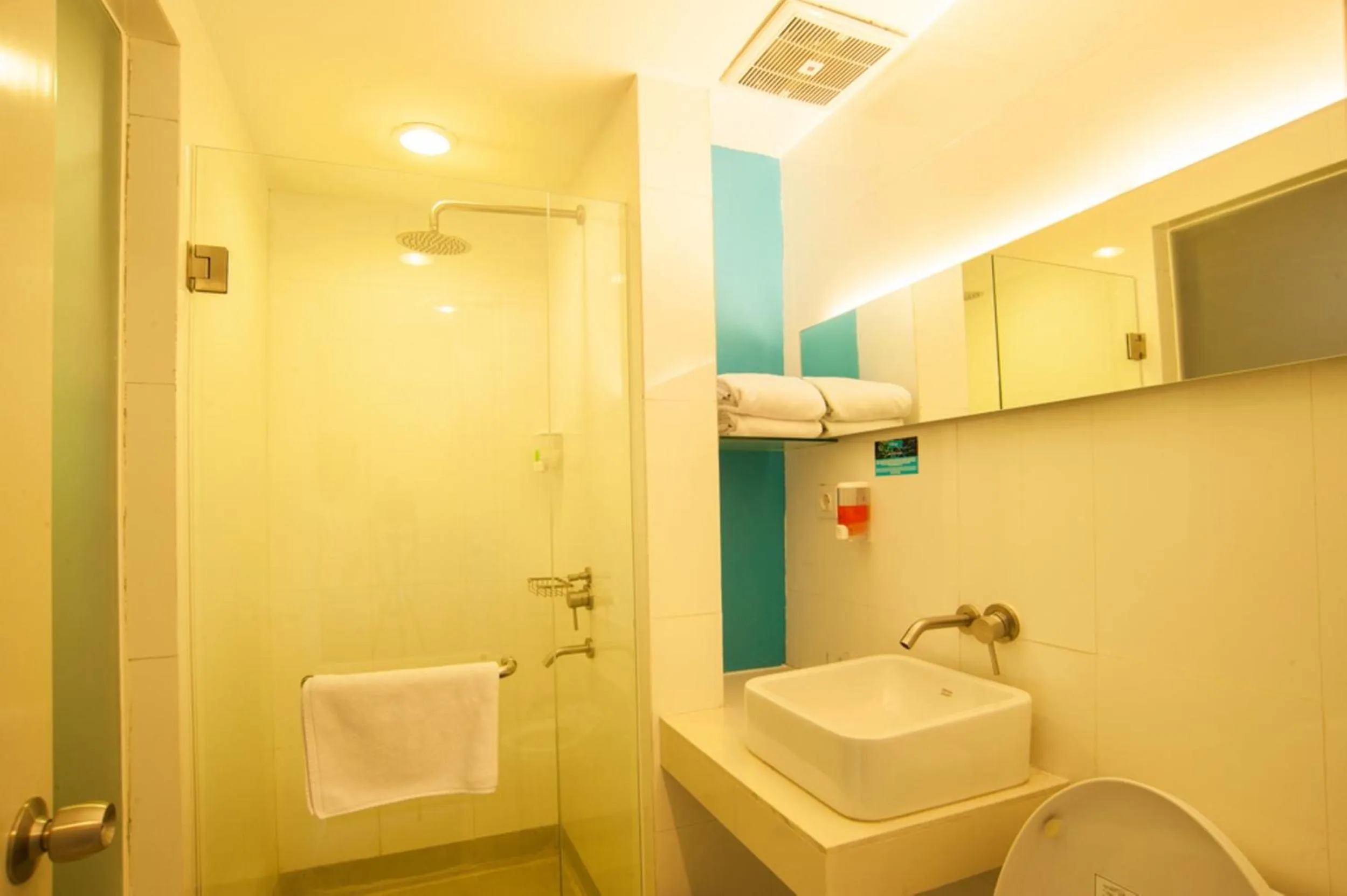 Bathroom in Idoop Hotel by Prasanthi