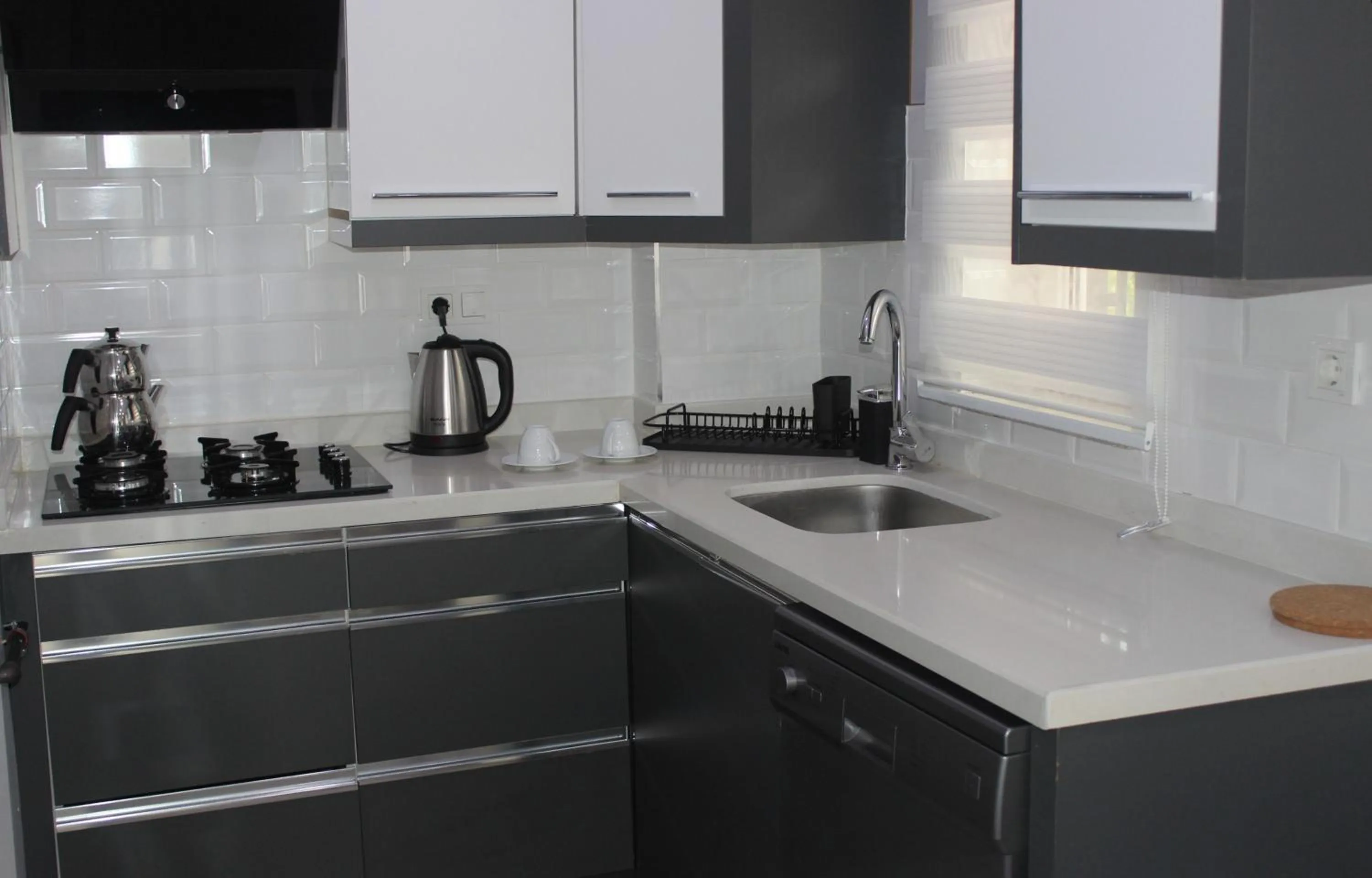 Coffee/tea facilities in Cosy Suite