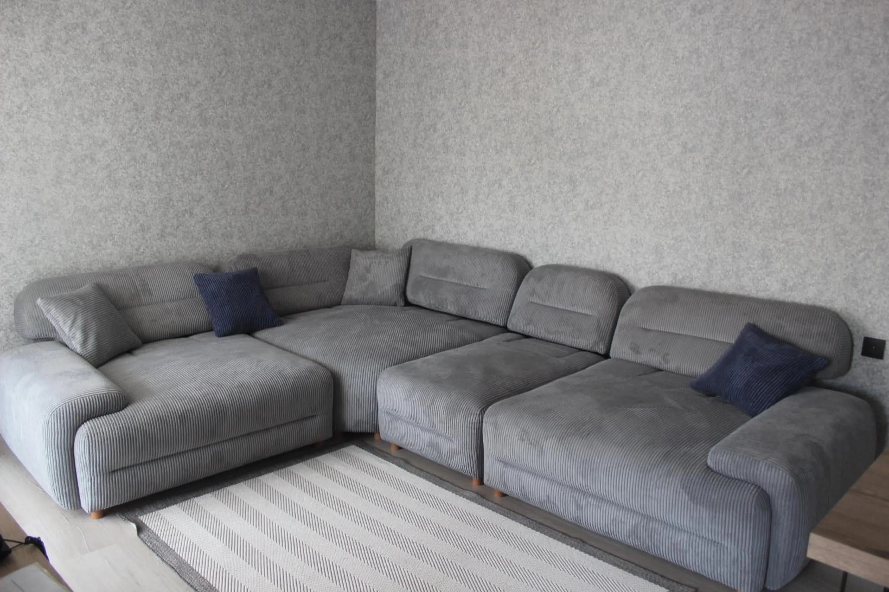 Seating area in Cosy Suite