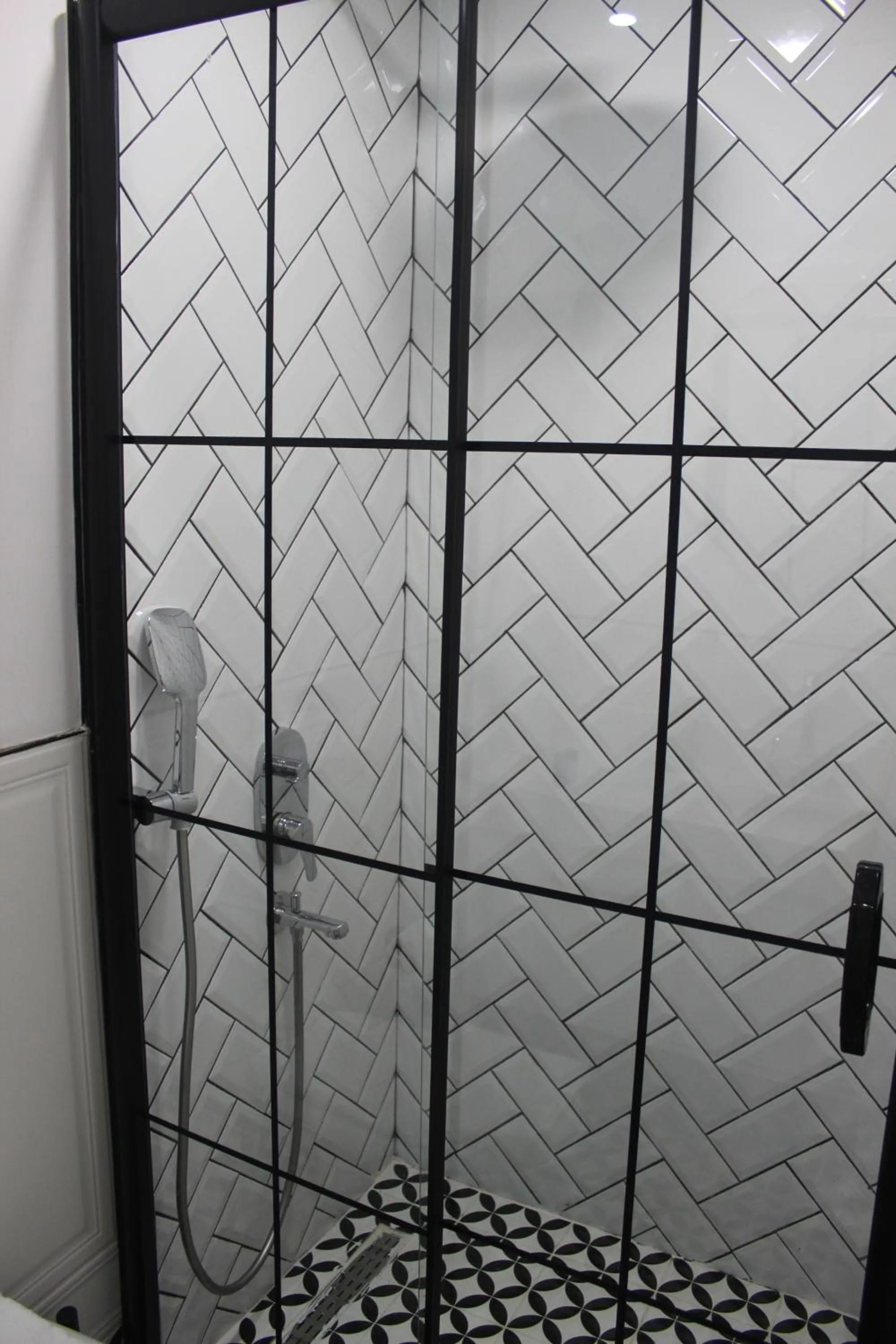 Shower in Cosy Suite