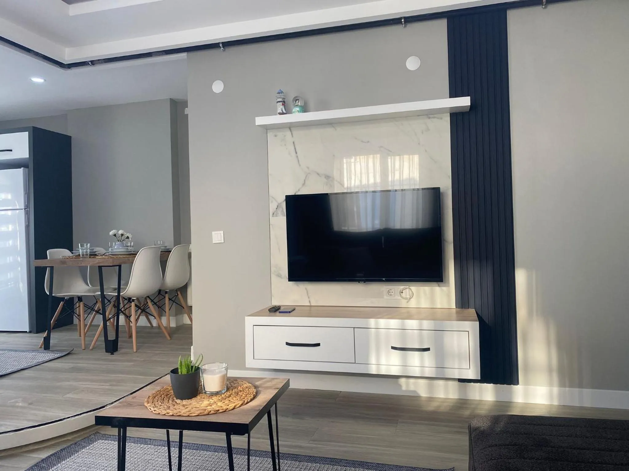 Communal lounge/ TV room in Cosy Suite