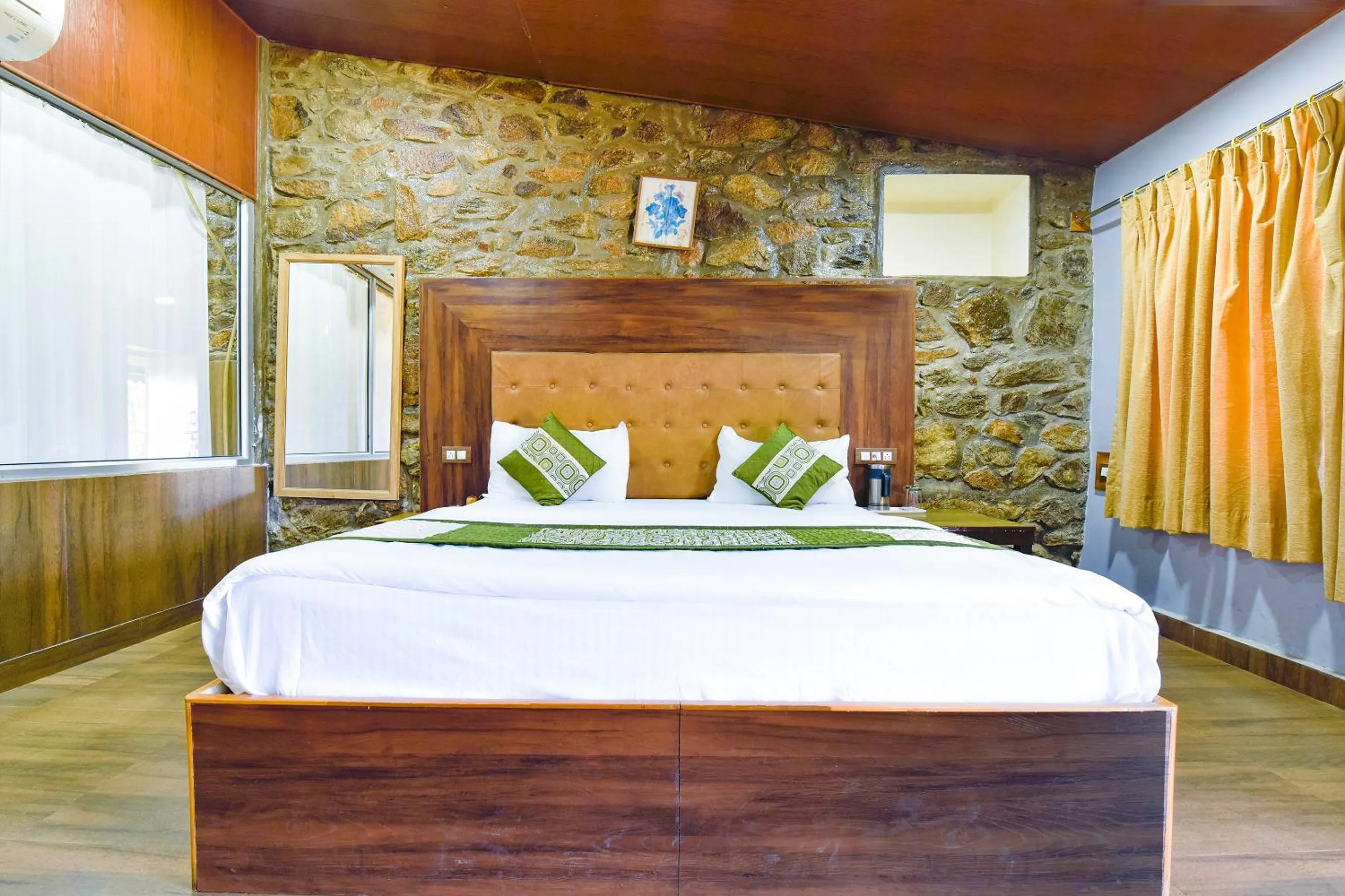 Bed in Castlle Rock, Mount Abu