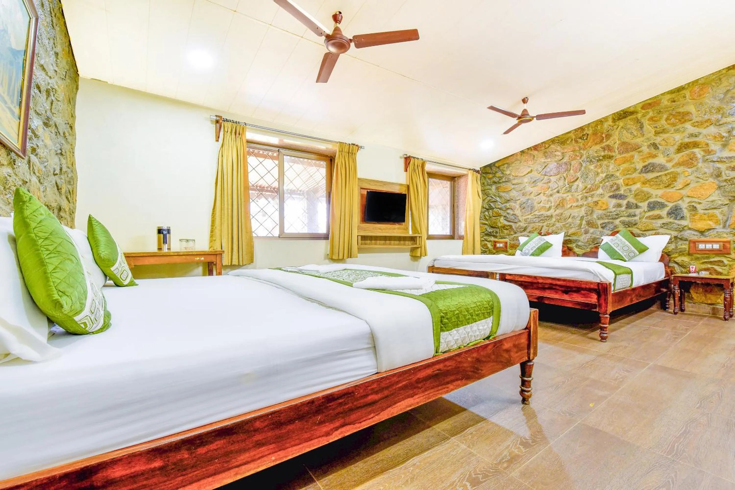 Bedroom in Castlle Rock, Mount Abu