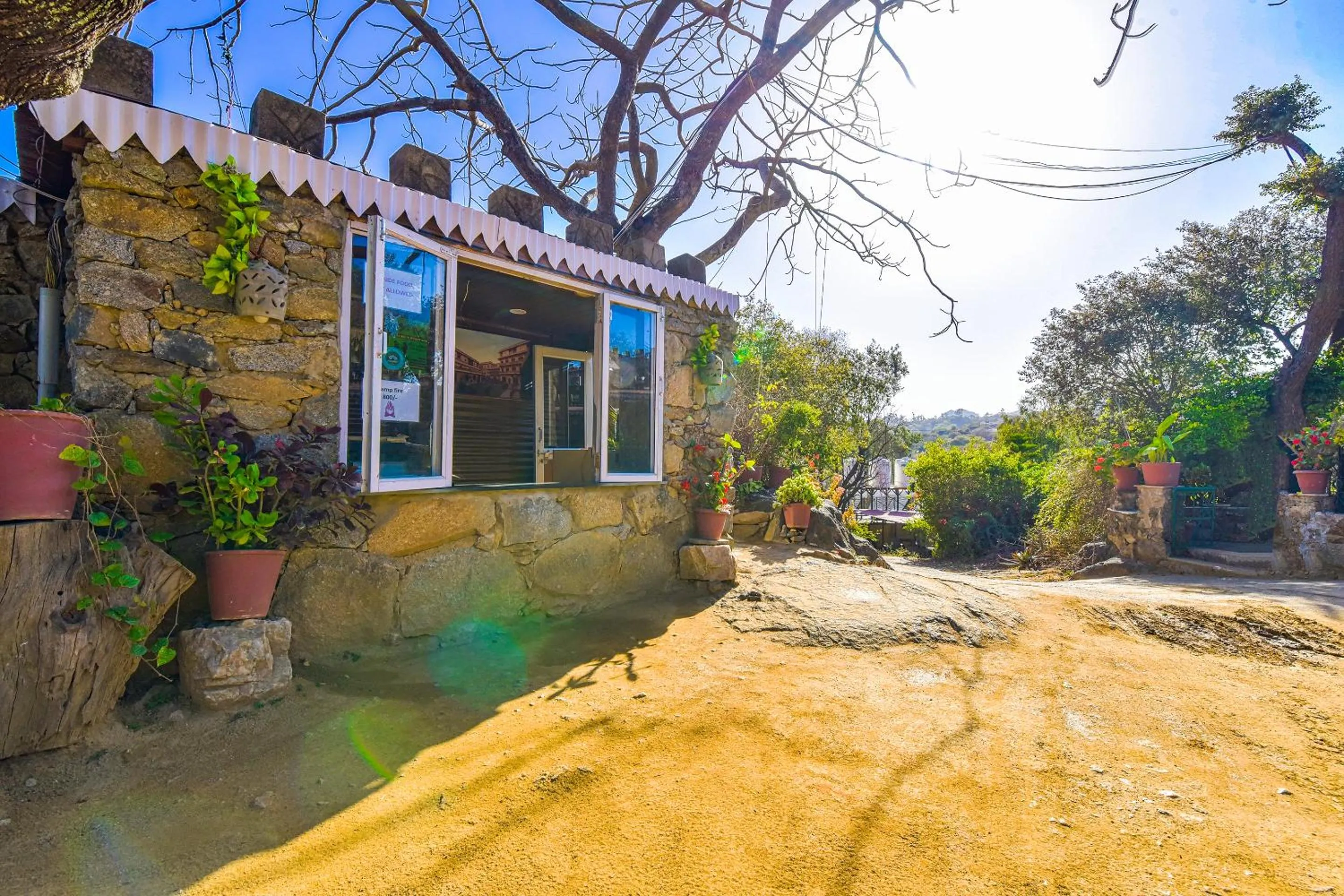 Property building in Castlle Rock, Mount Abu