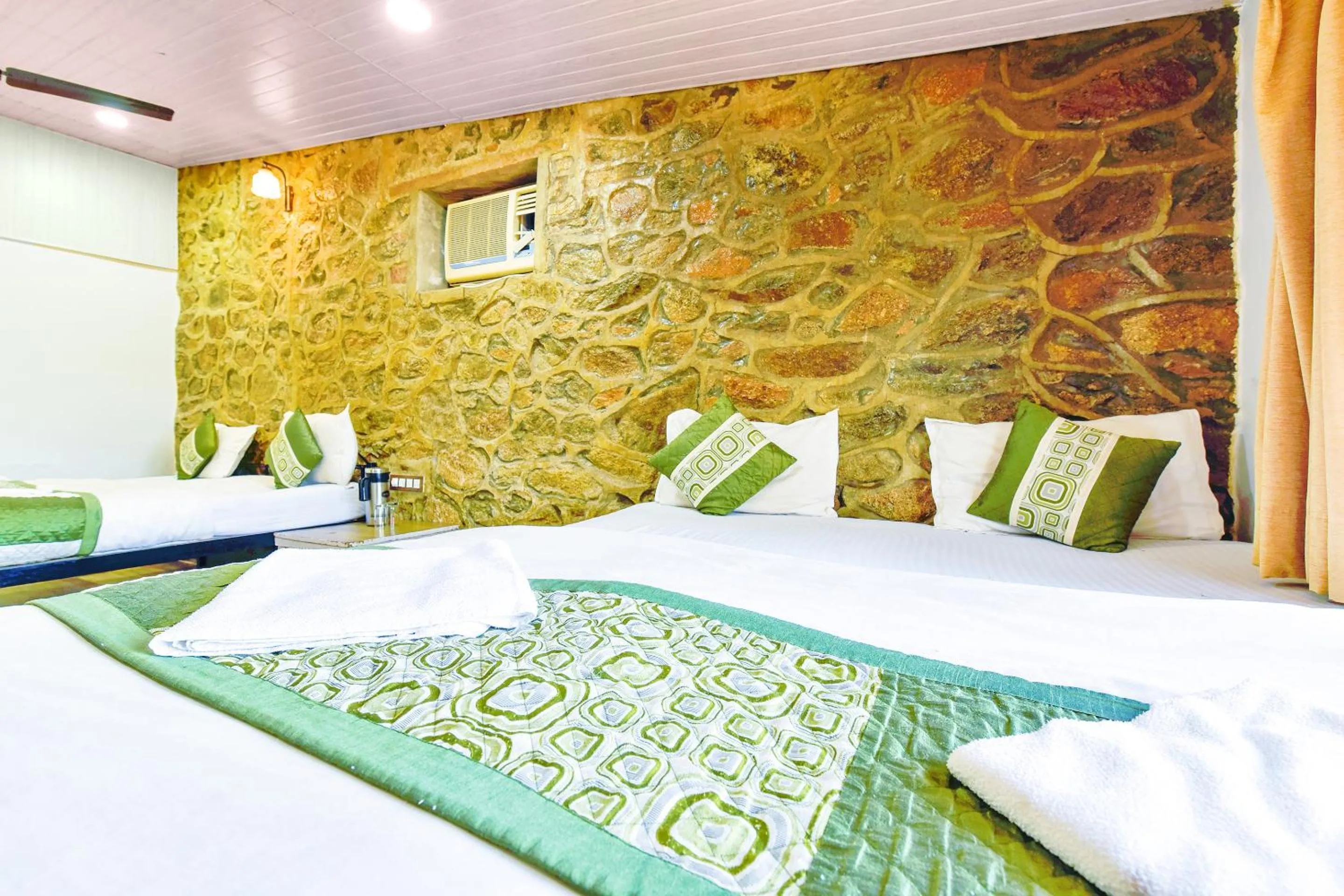 Bedroom in Castlle Rock, Mount Abu