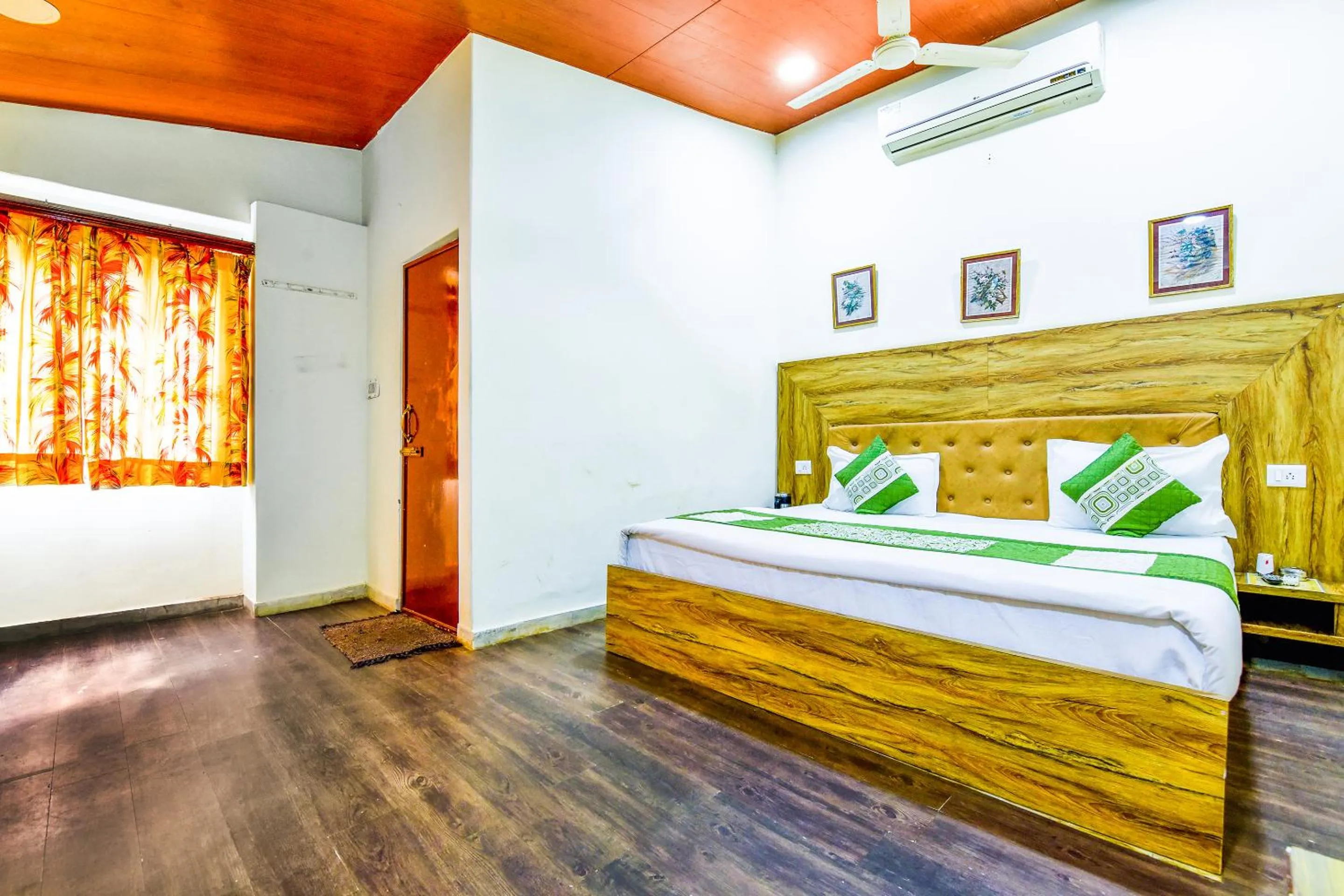 Bedroom in Castlle Rock, Mount Abu