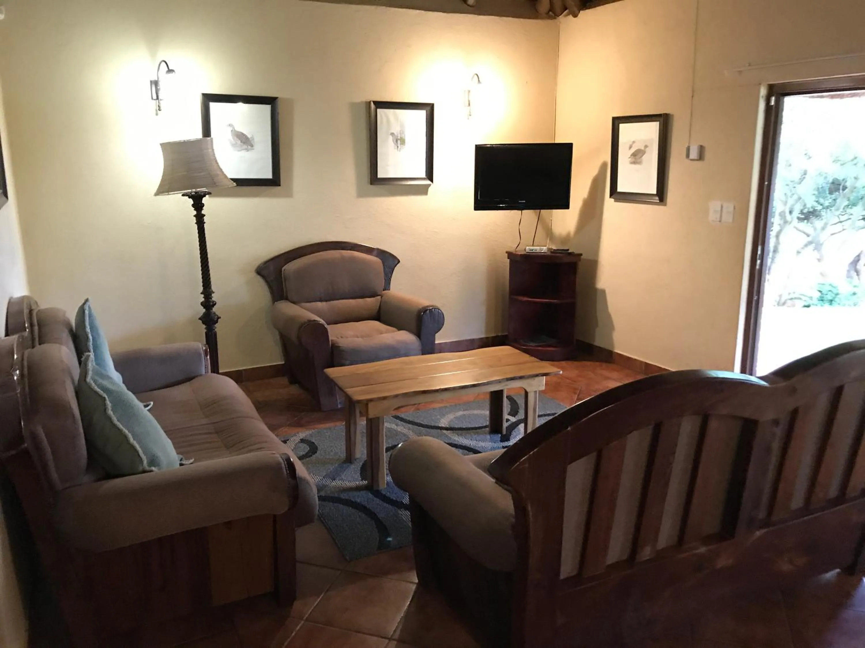 Living room in Amafu Forest Lodge
