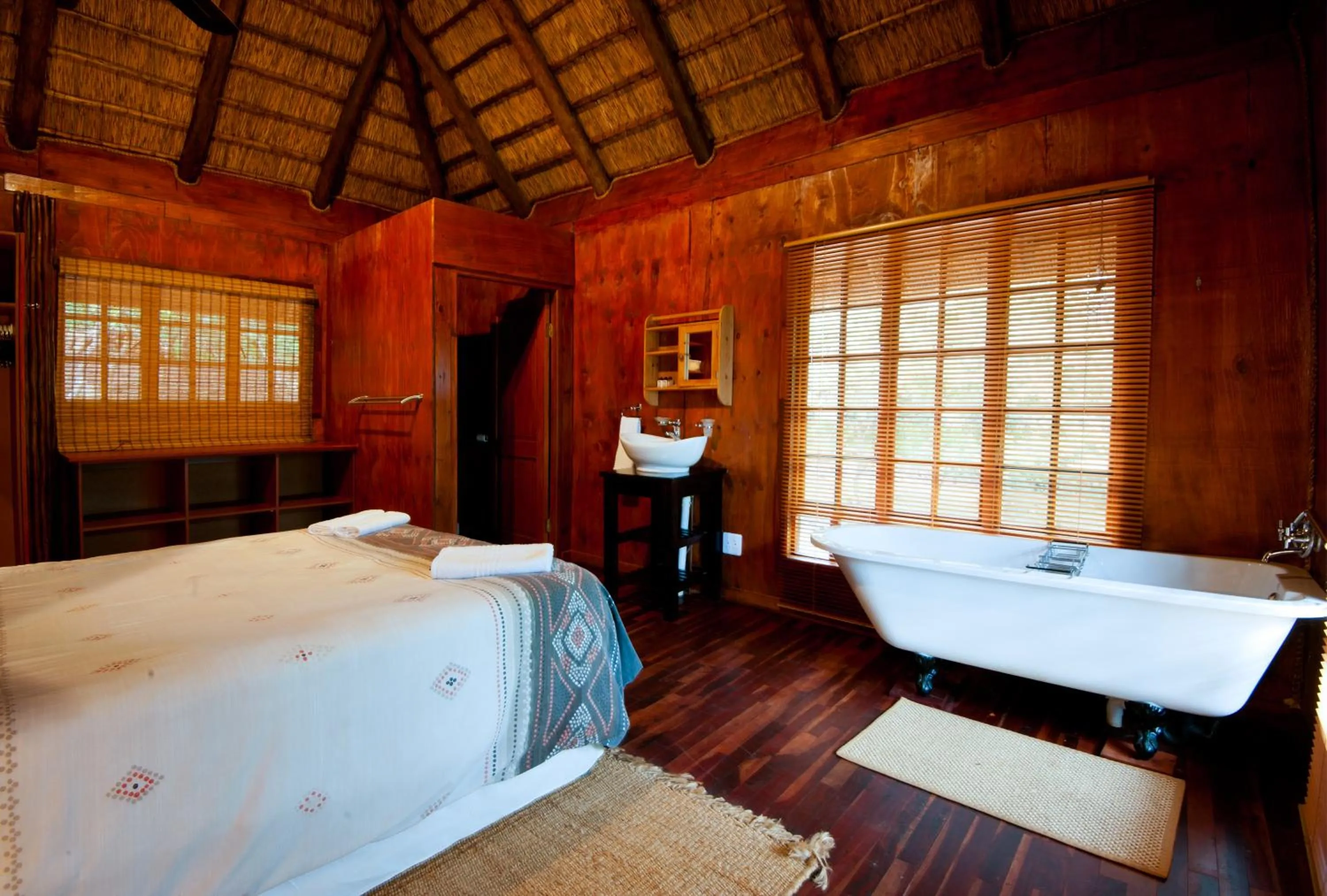 Bed in Amafu Forest Lodge