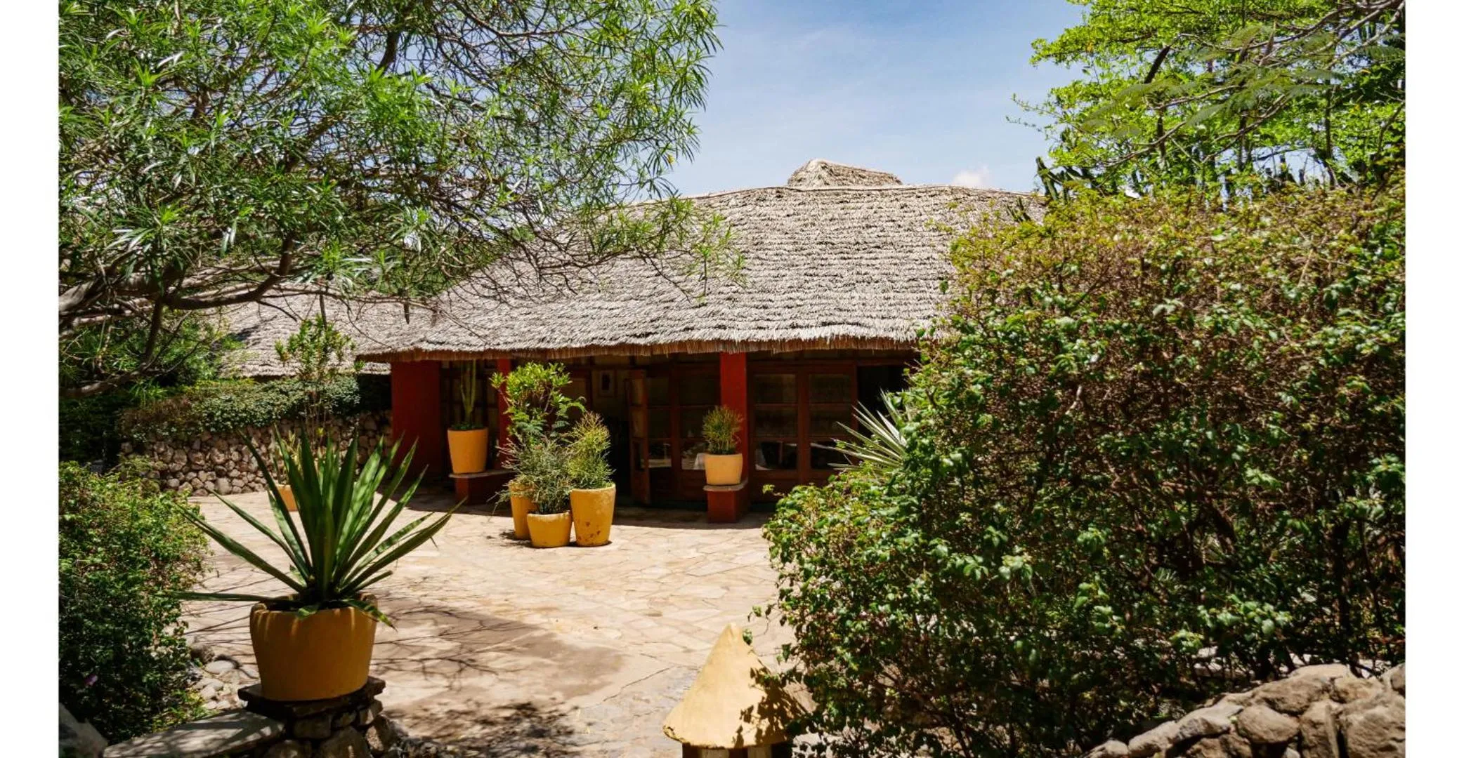 Property building in Kia Airport Lodge