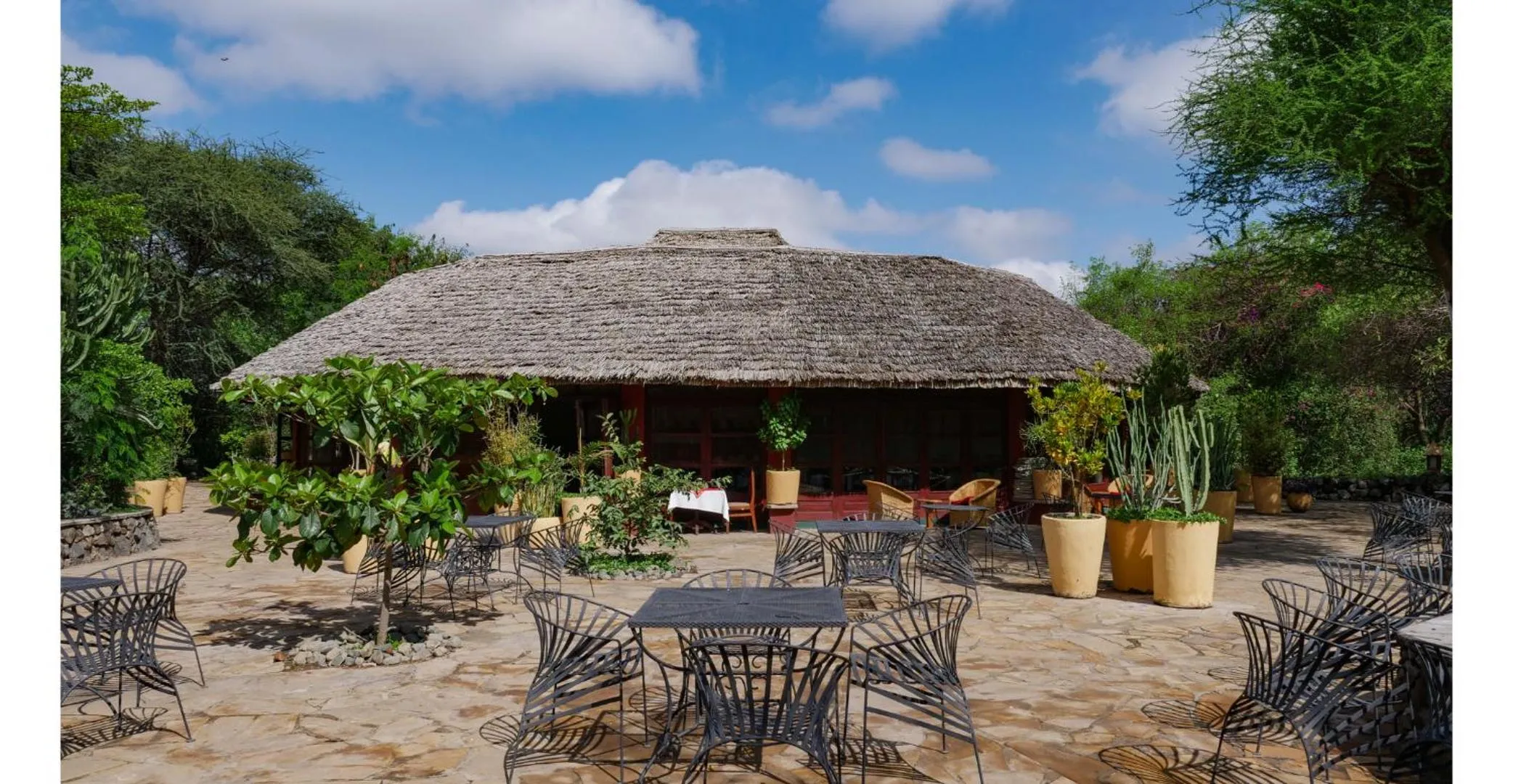 Property building in Kia Airport Lodge