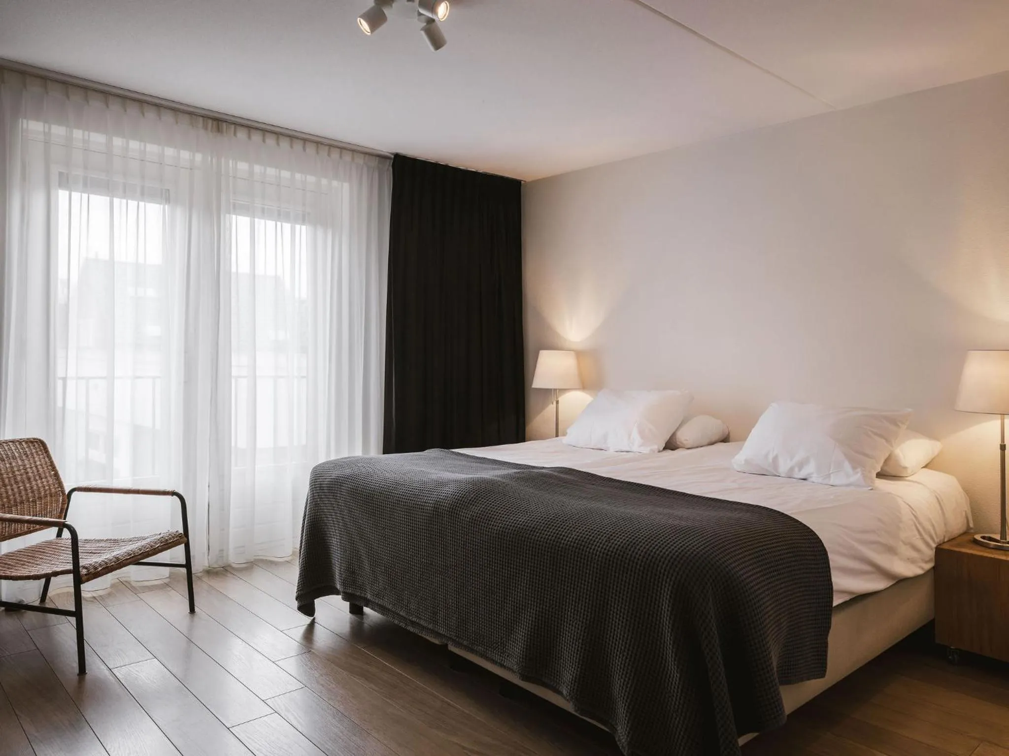 Bedroom, Bed in Strandhotel Domburg