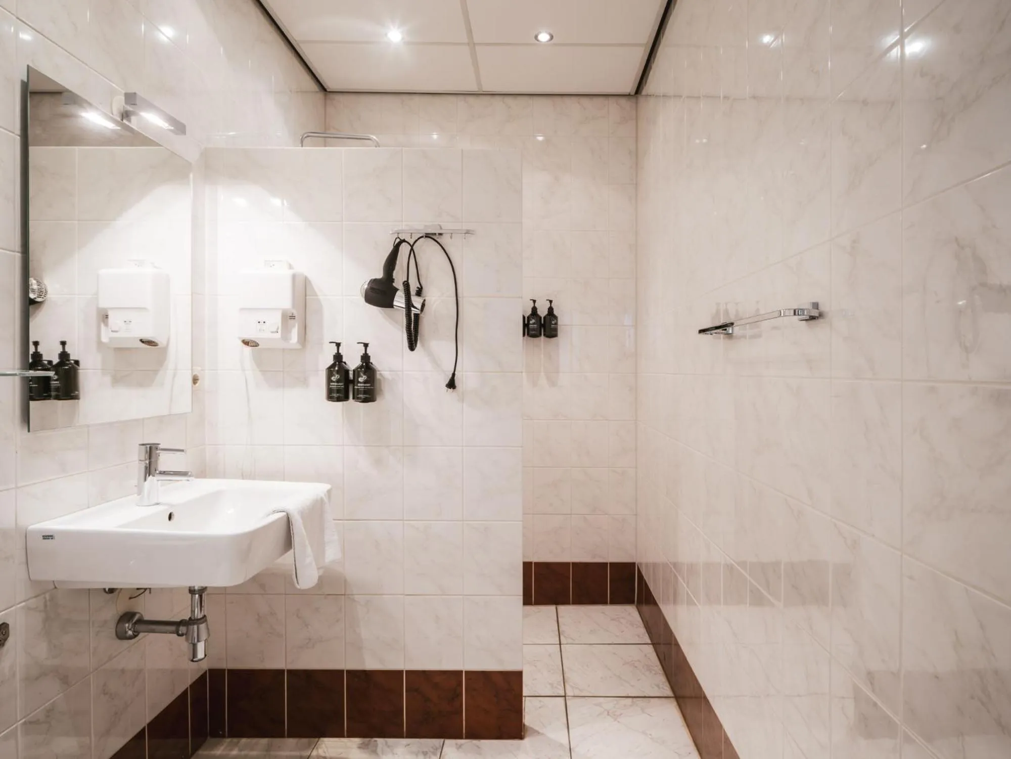 Bathroom in Strandhotel Domburg