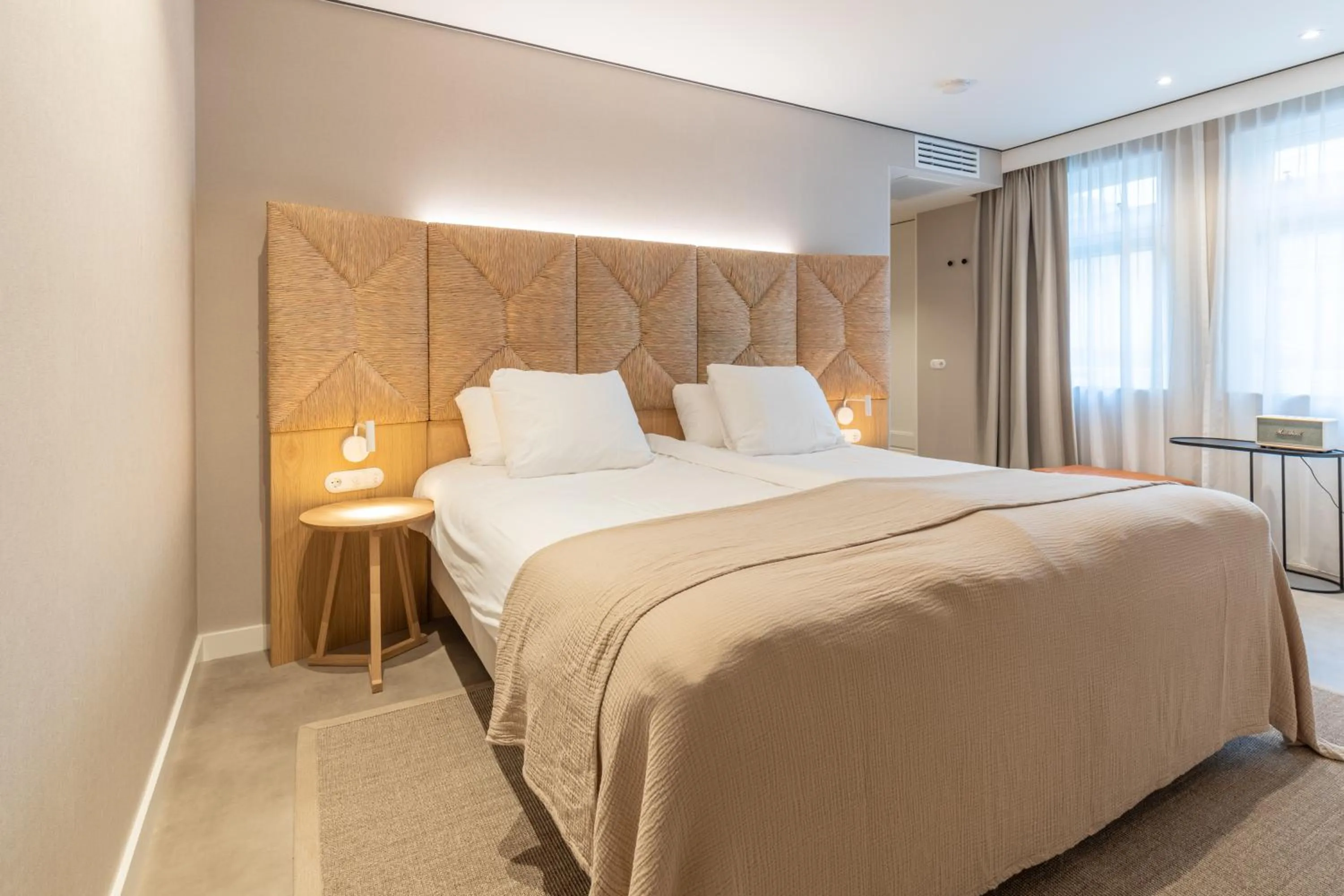 Photo of the whole room, Bed in Strandhotel Domburg