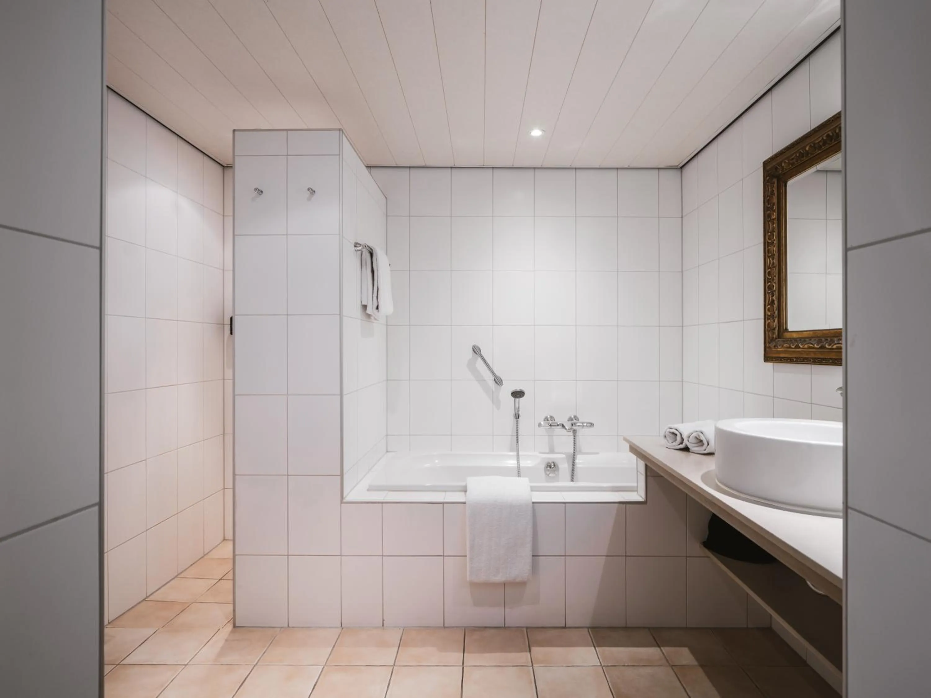 Bathroom in Strandhotel Domburg