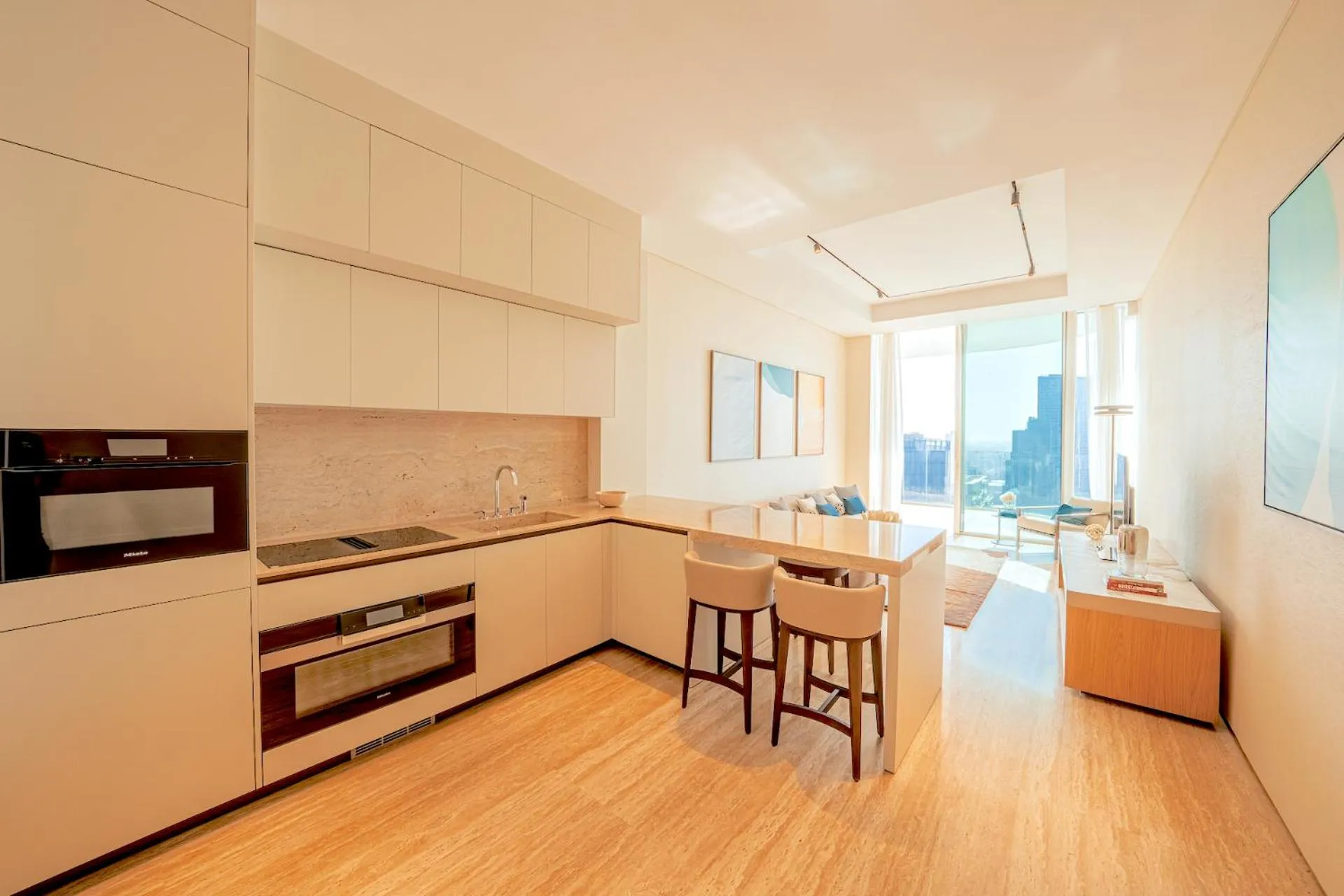 Kitchen or kitchenette in FIVE Luxe