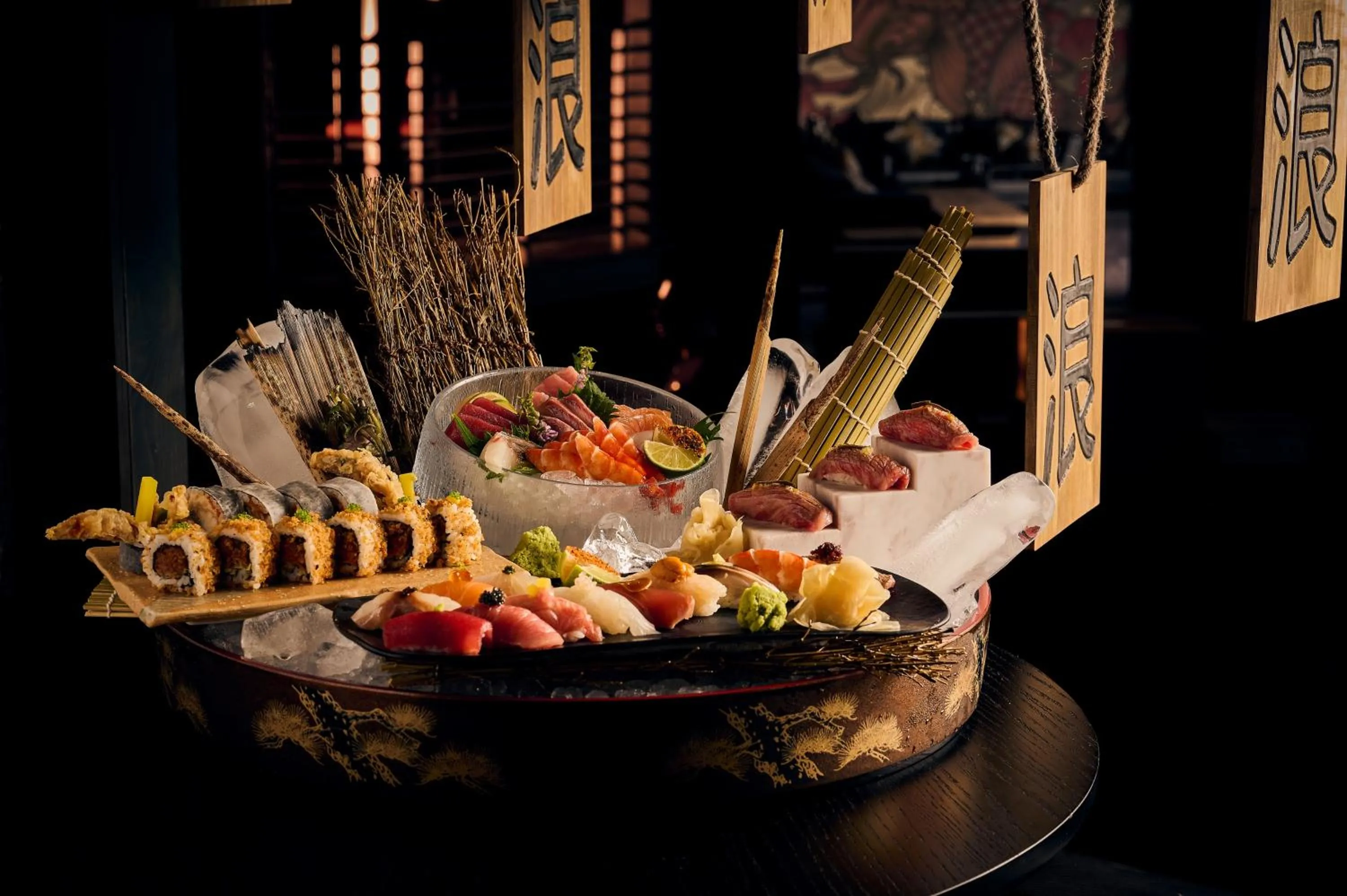 Food and drinks in FIVE Luxe