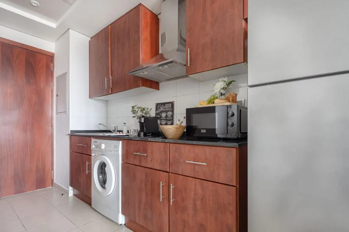 Kitchen or kitchenette in Frank Porter - Lake View Tower