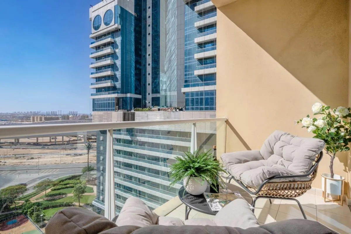 Balcony/Terrace in Frank Porter - Lake View Tower