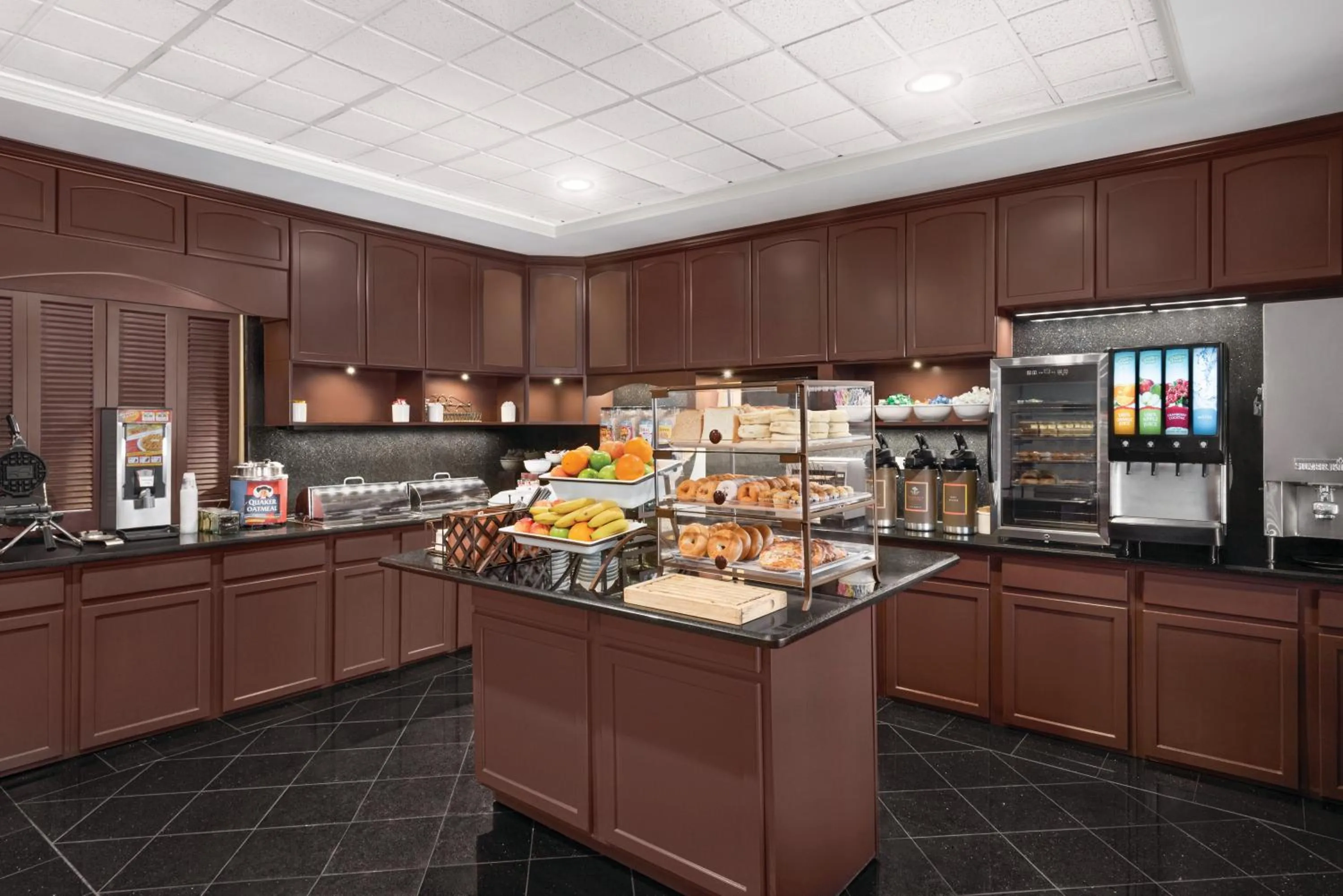 Buffet breakfast in Country Inn & Suites by Radisson, Schaumburg, IL