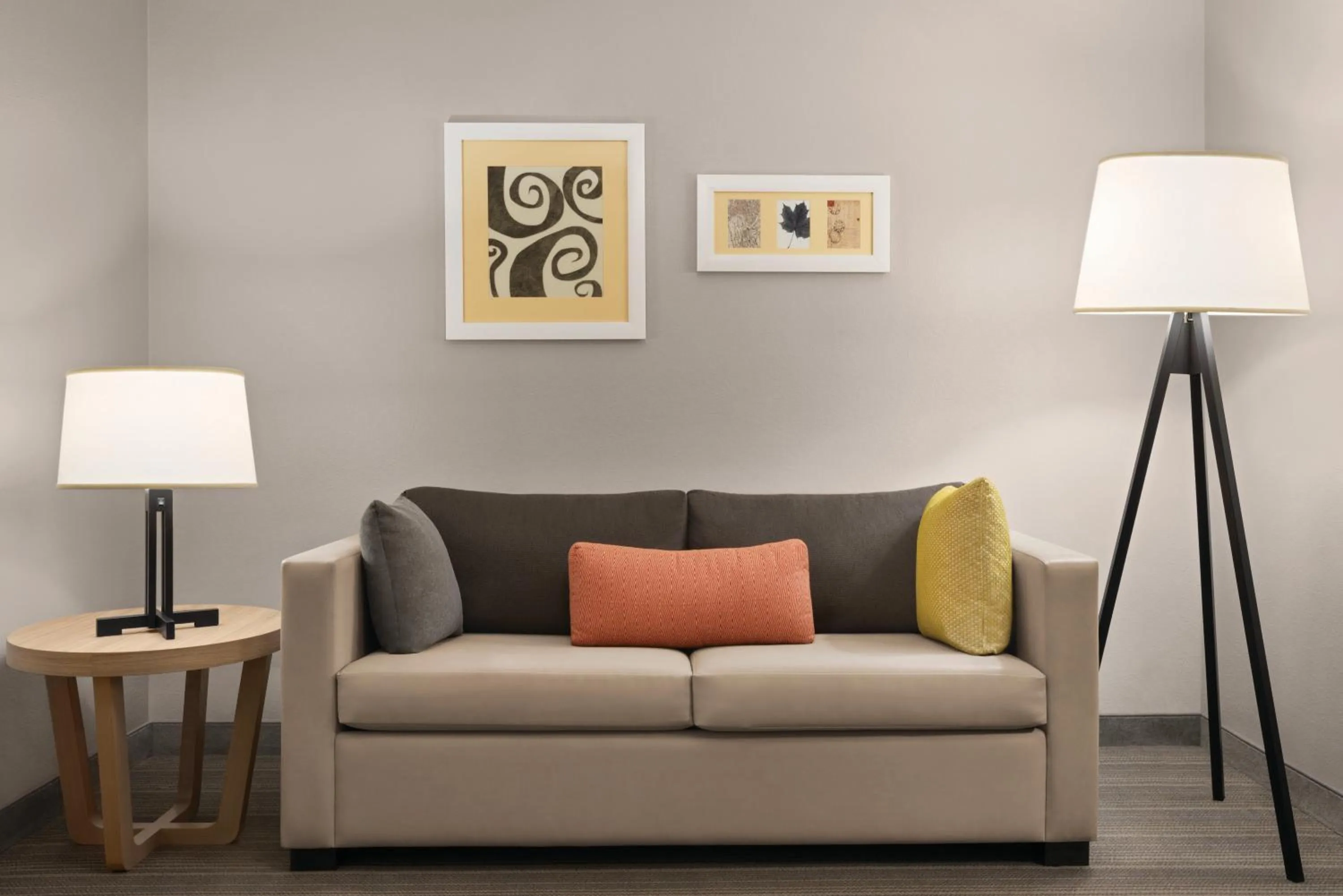 Seating area in Country Inn & Suites by Radisson, Schaumburg, IL