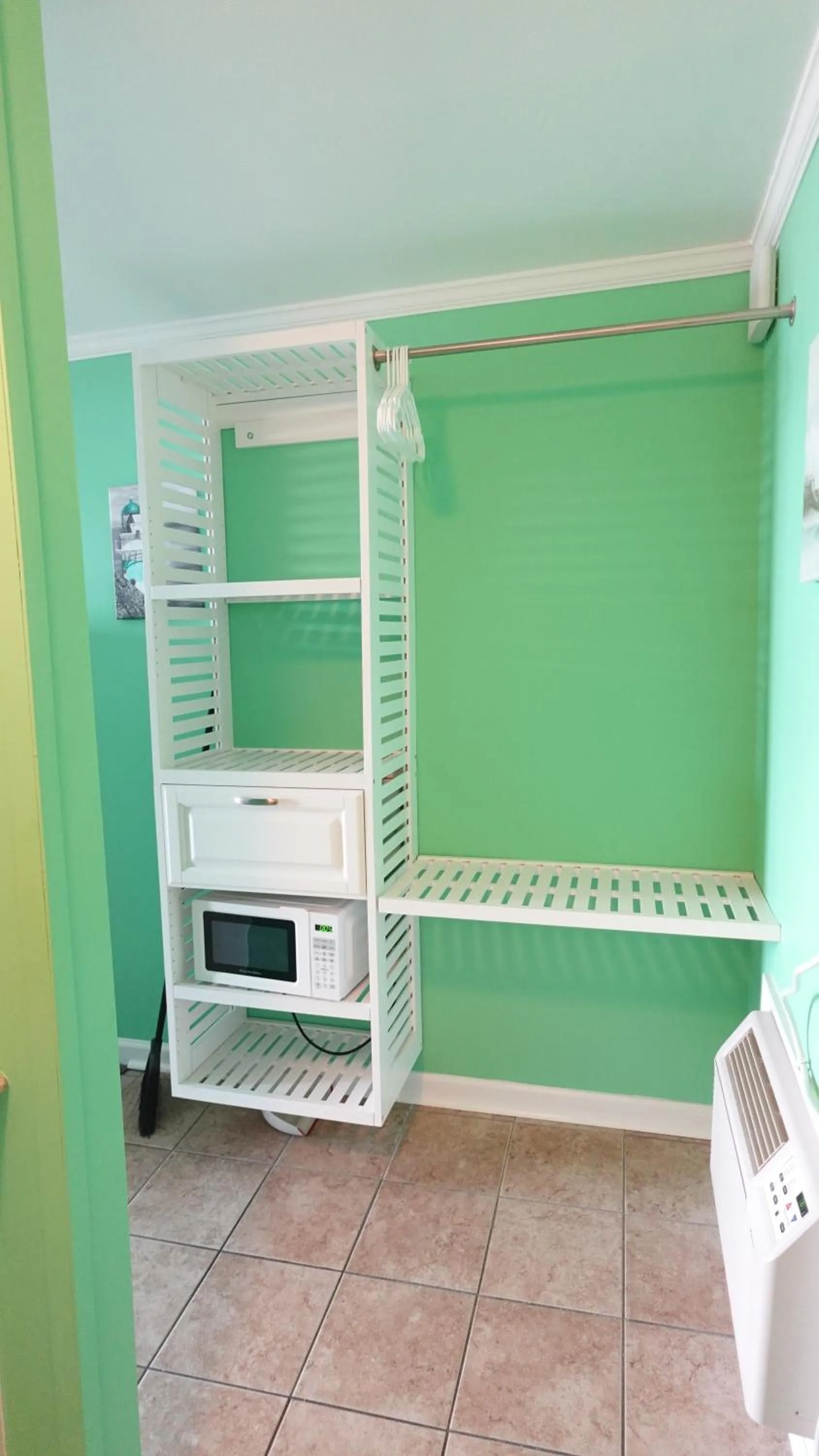 minibar, Bed in Sea Vista Motel