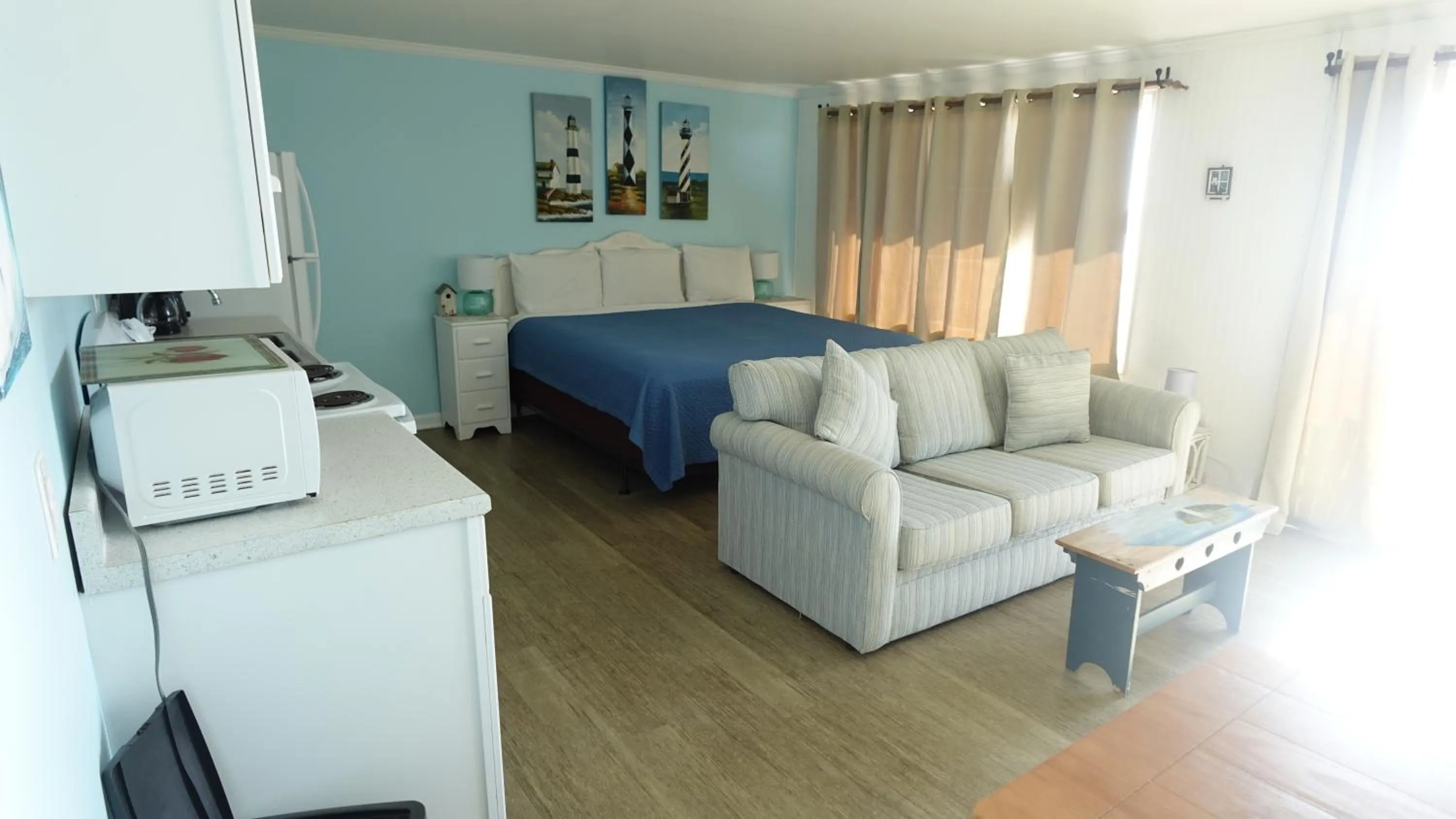 Kitchen or kitchenette, Bed in Sea Vista Motel