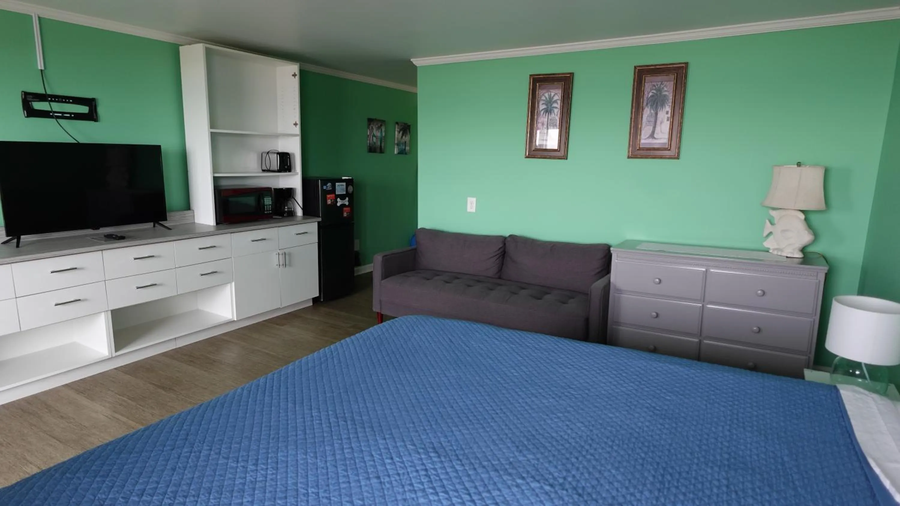 TV and multimedia, Bed in Sea Vista Motel