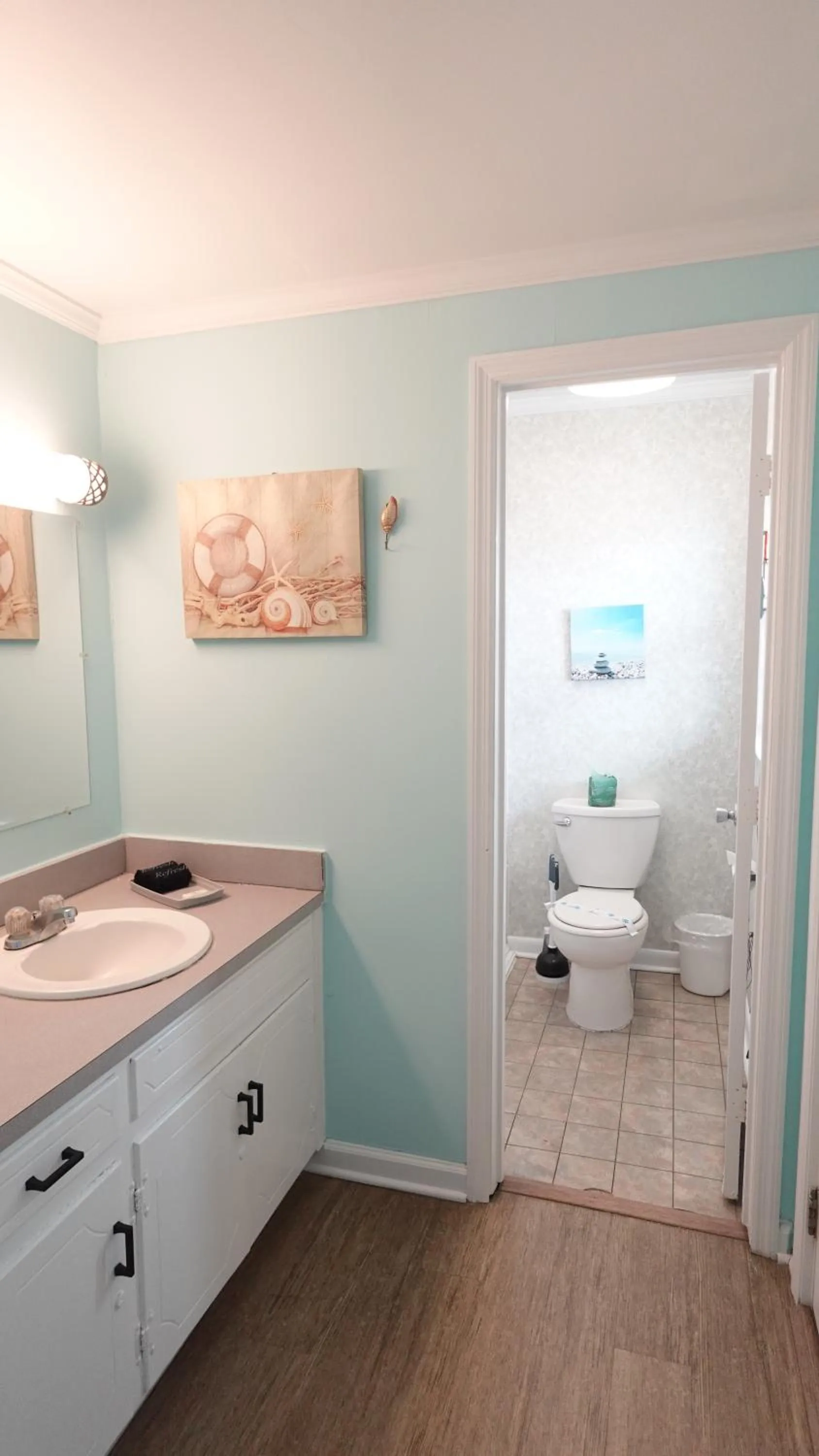 Bathroom in Sea Vista Motel