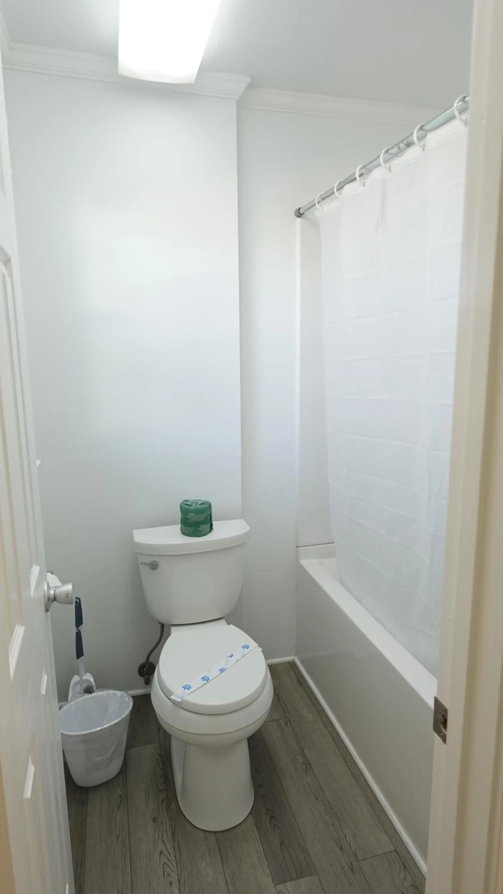 Shower in Sea Vista Motel