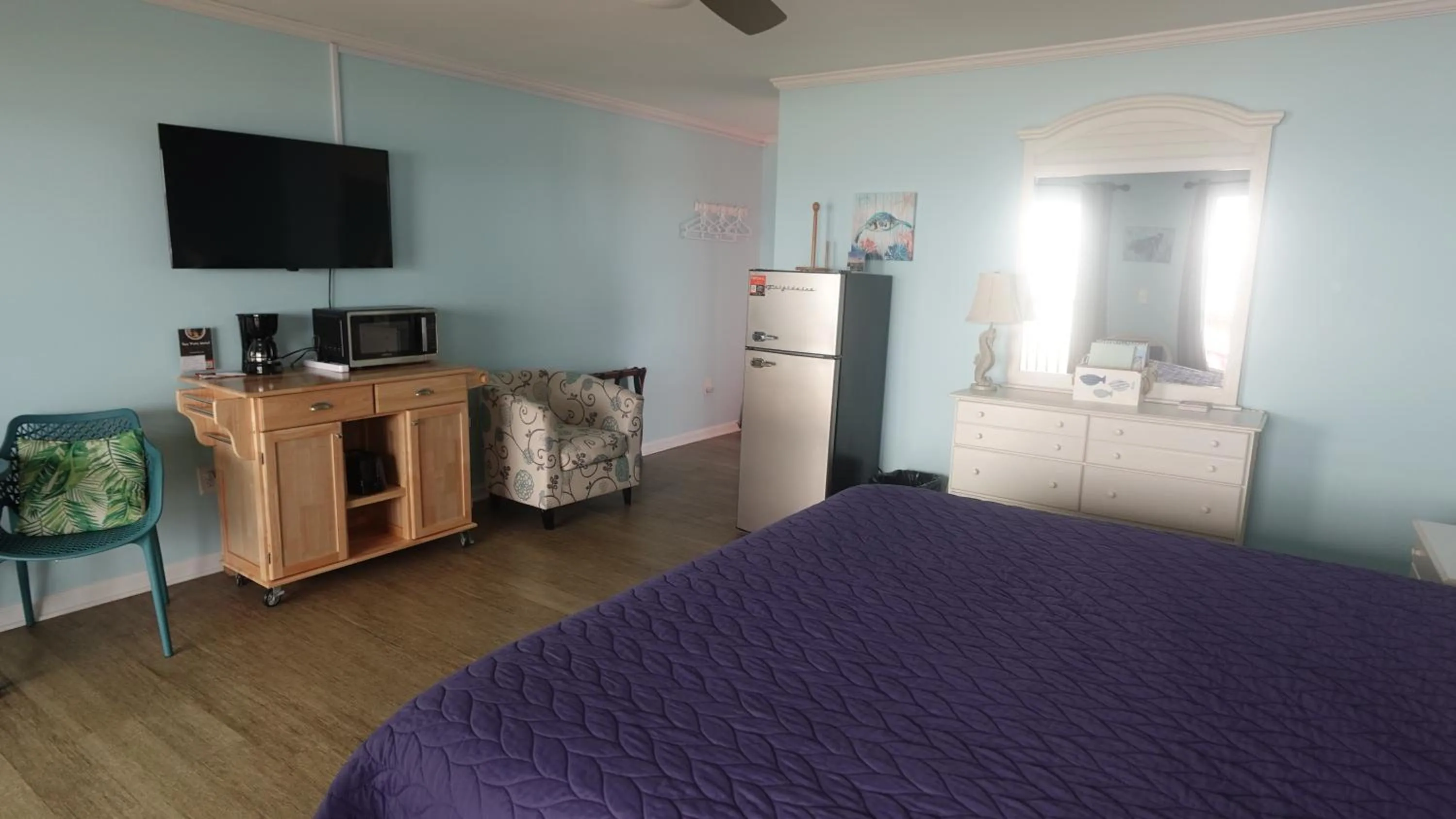 TV and multimedia, Bed in Sea Vista Motel