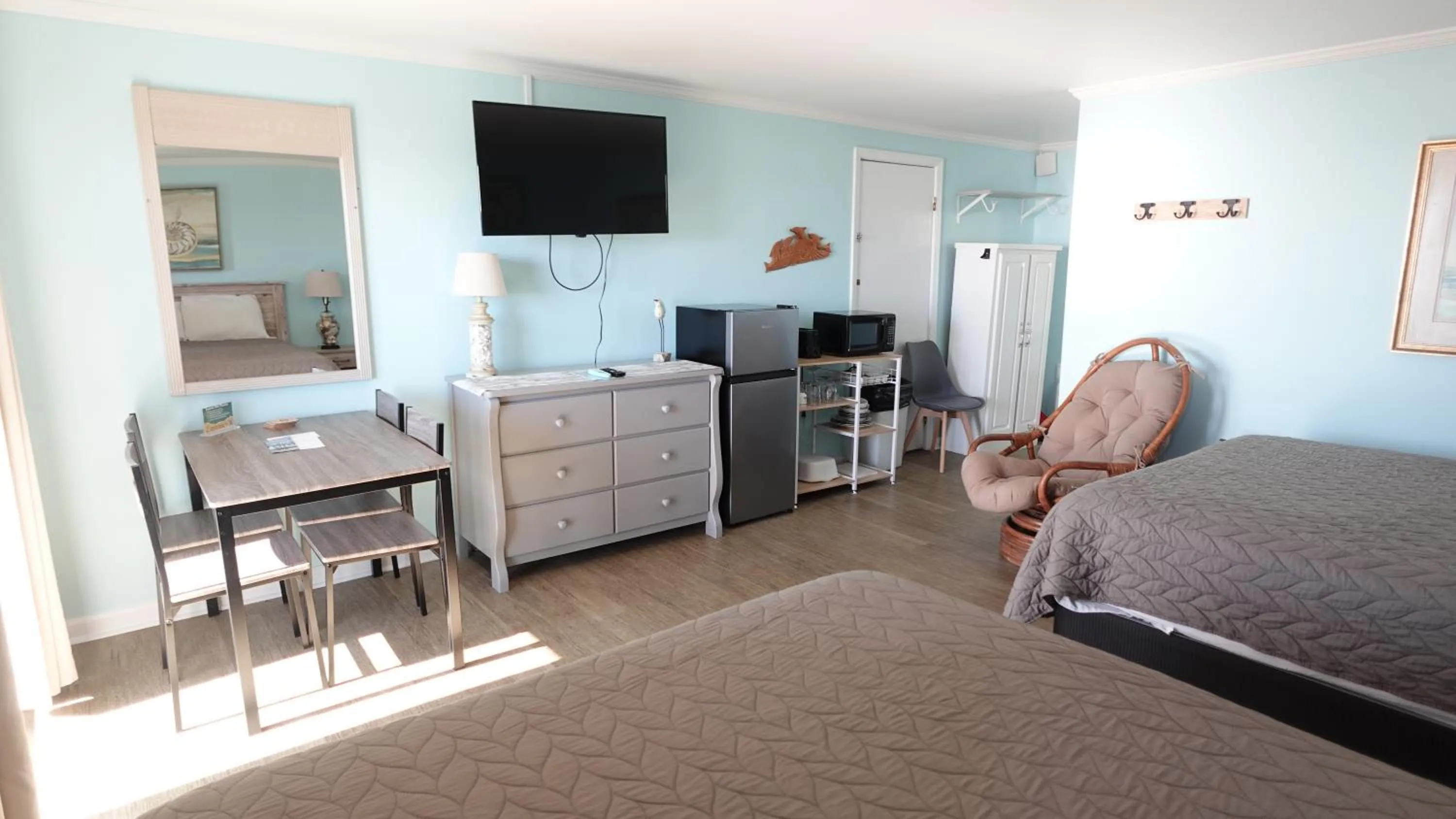 TV and multimedia, Bed in Sea Vista Motel