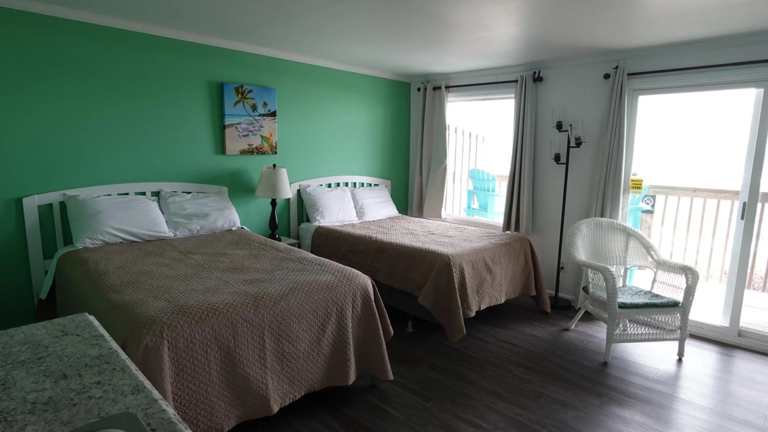 Photo of the whole room, Bed in Sea Vista Motel