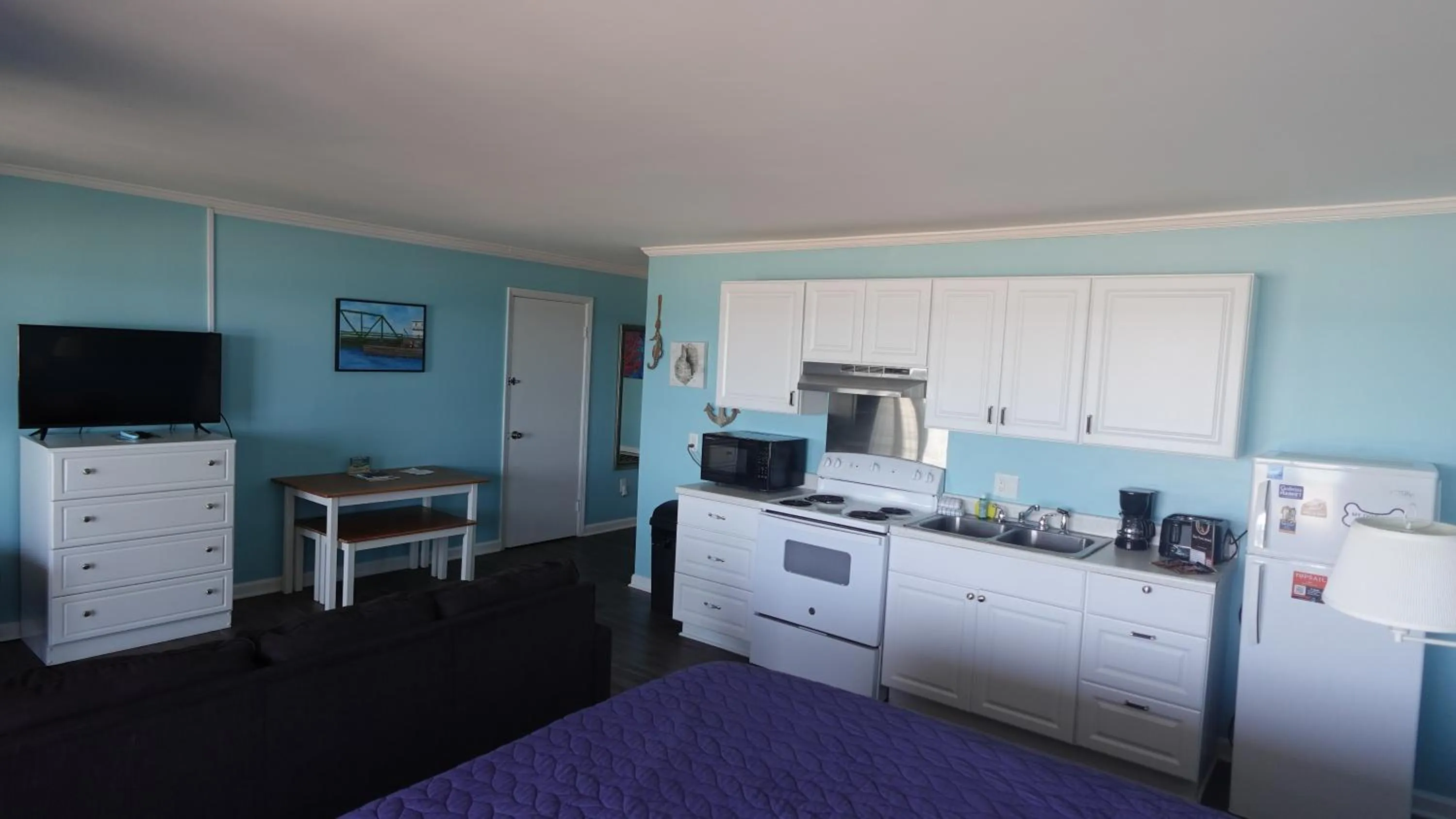 TV and multimedia in Sea Vista Motel