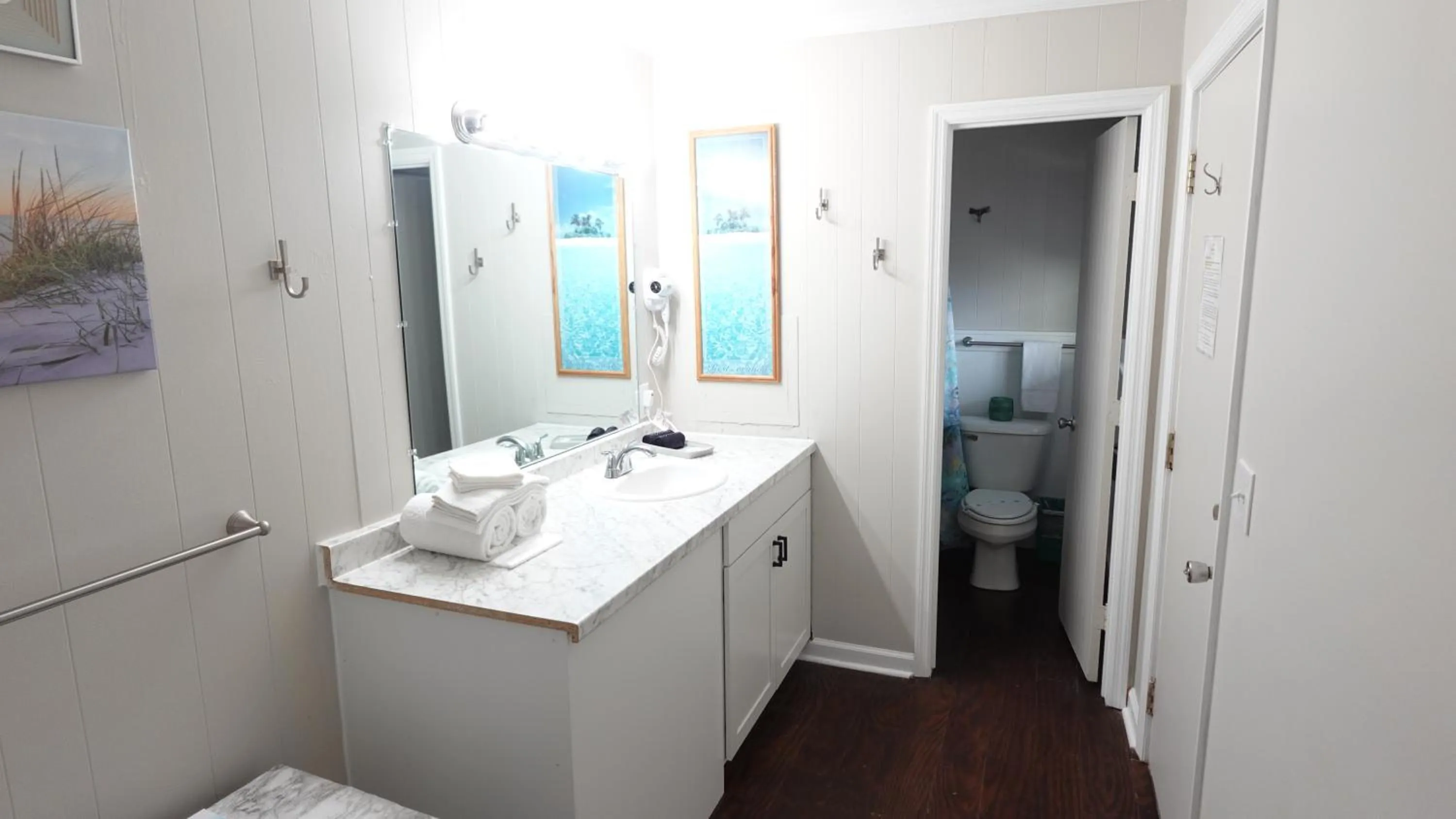 Bathroom in Sea Vista Motel