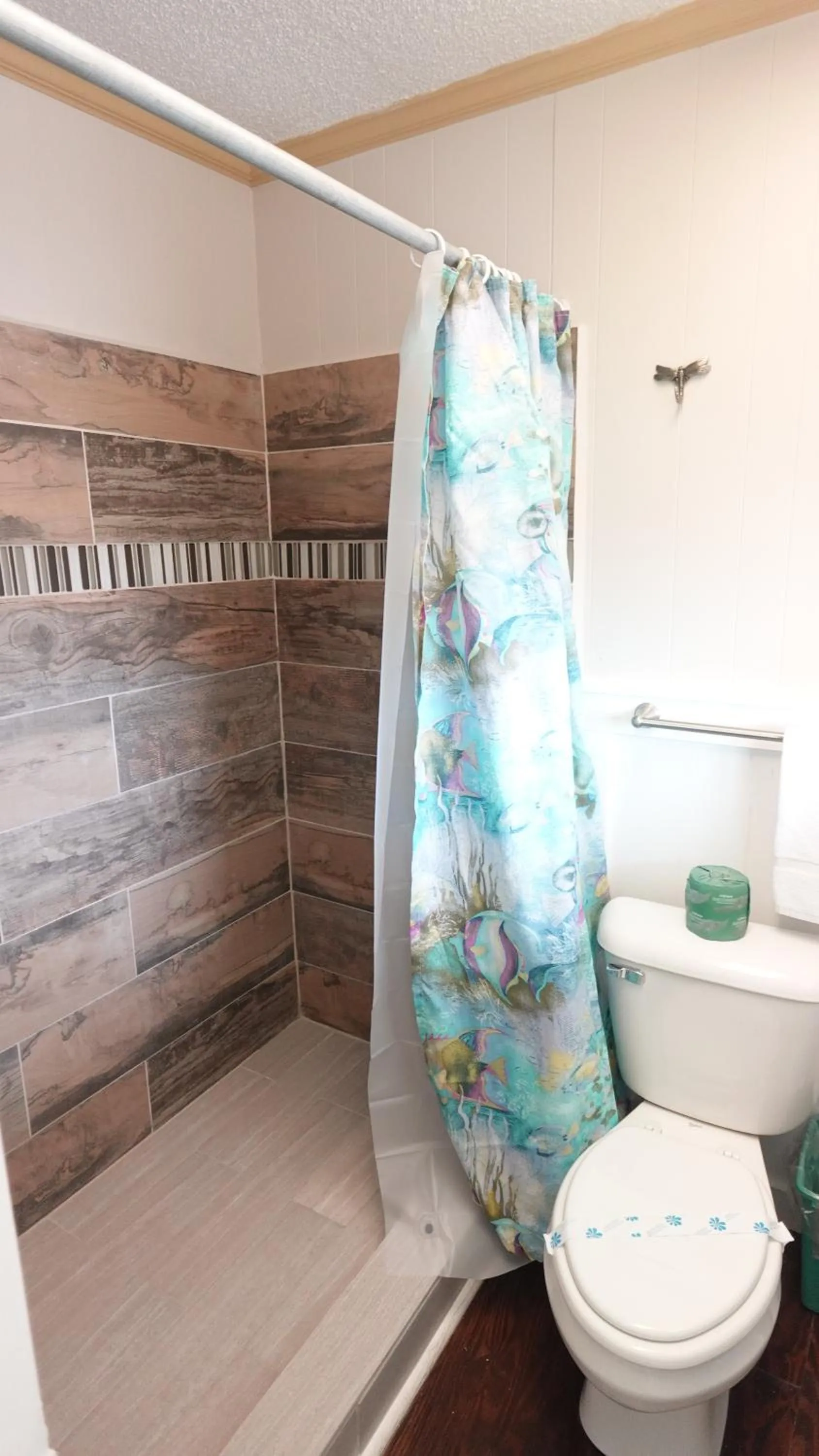 Shower in Sea Vista Motel