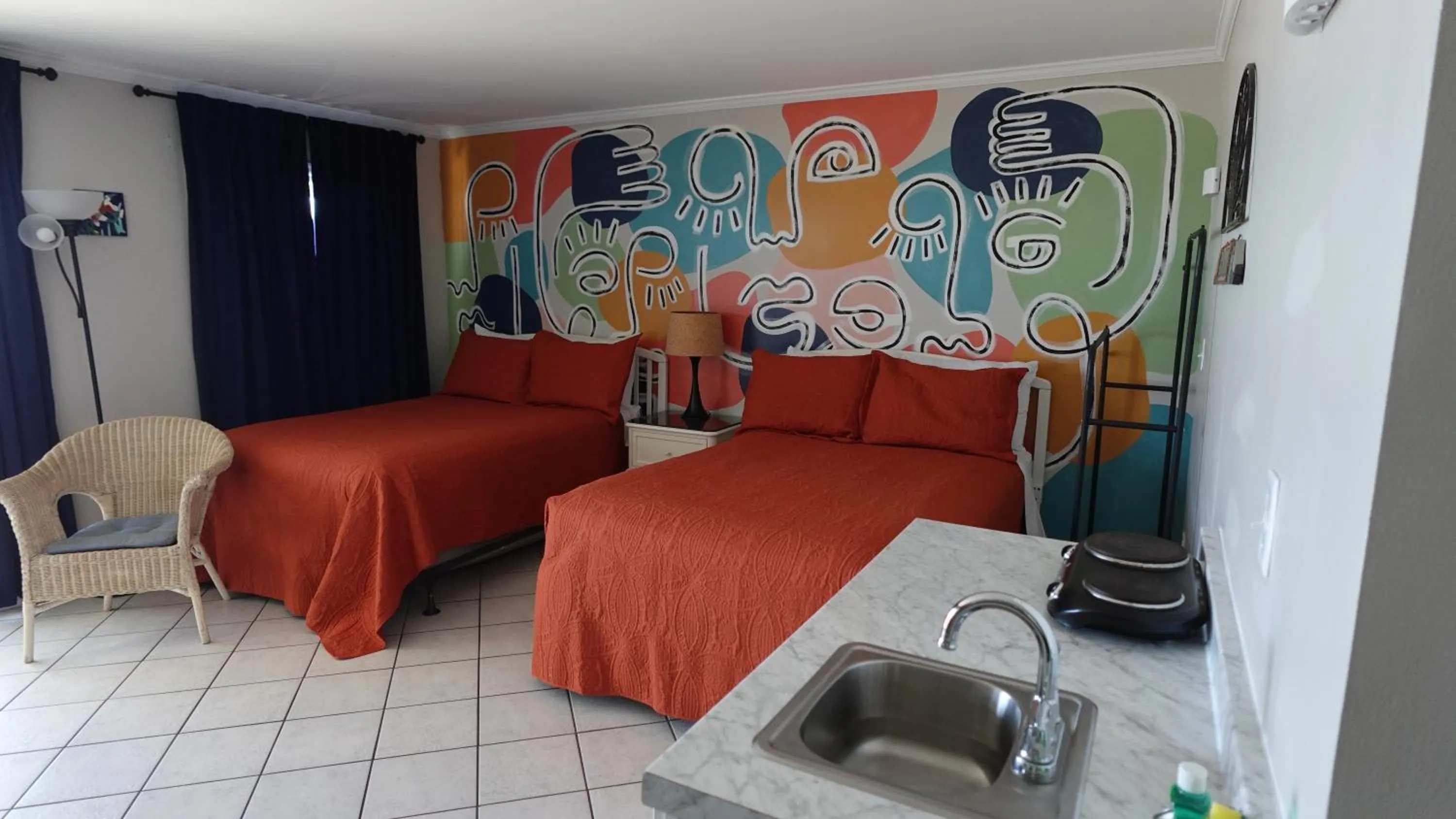 Bedroom, Bed in Sea Vista Motel