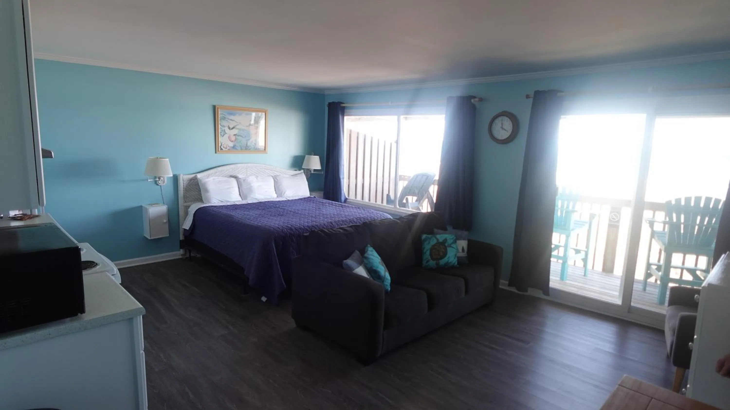 Photo of the whole room, Bed in Sea Vista Motel