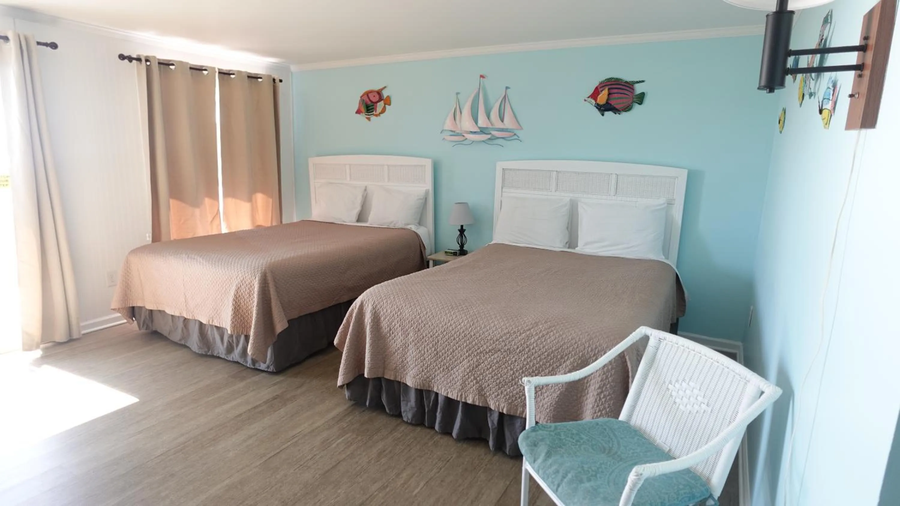 Bed in Sea Vista Motel