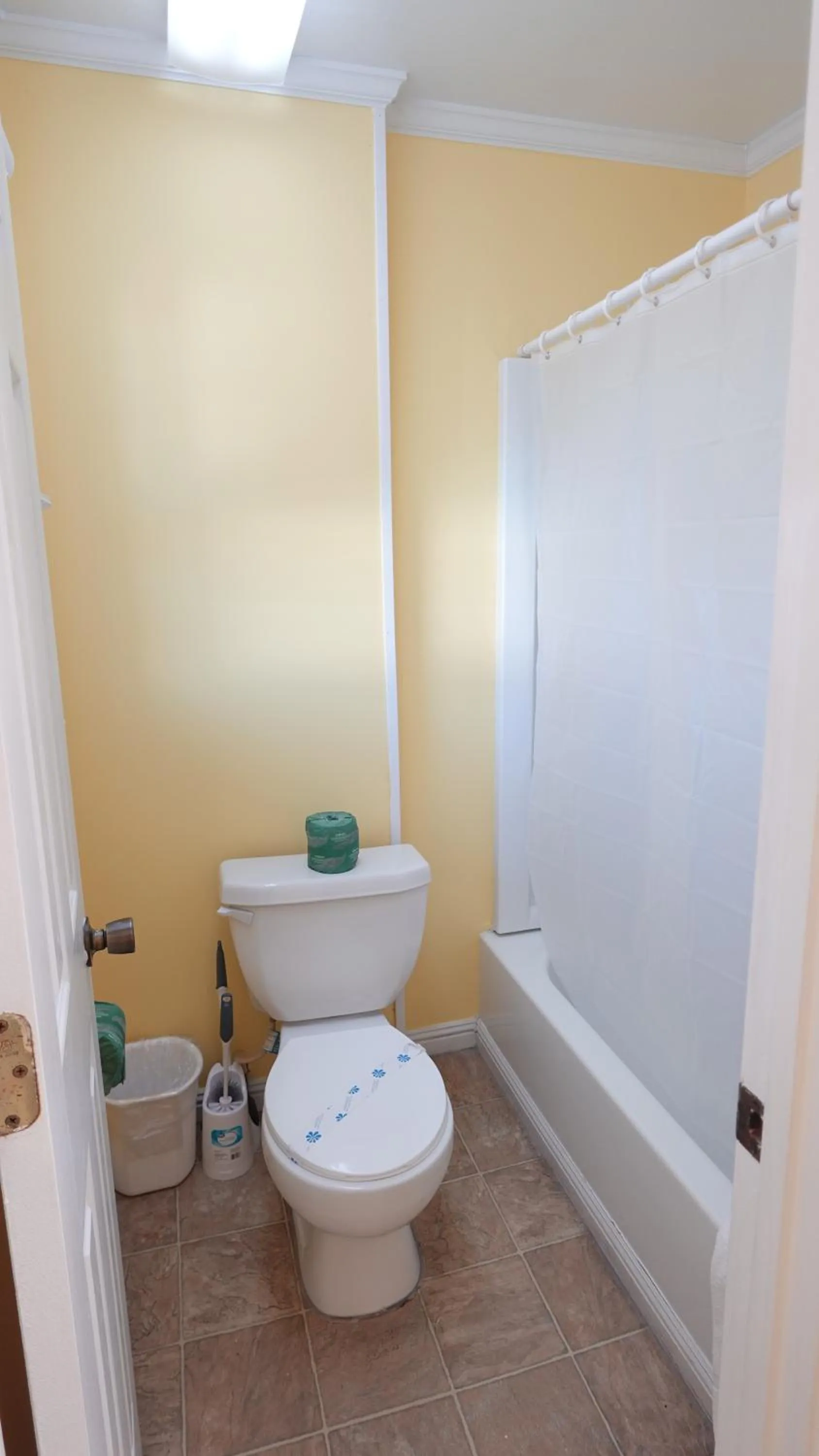 Shower in Sea Vista Motel