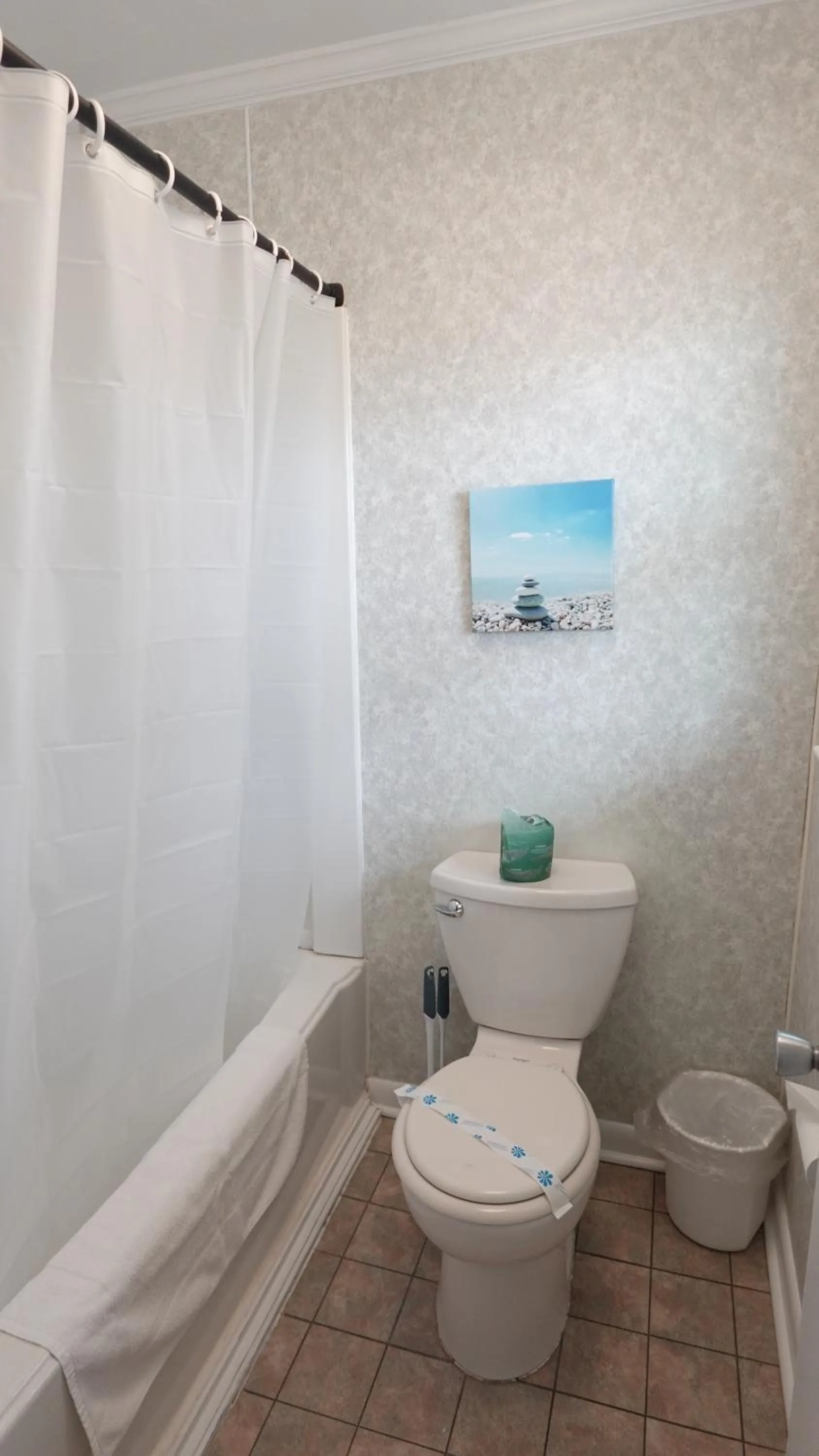 Shower in Sea Vista Motel