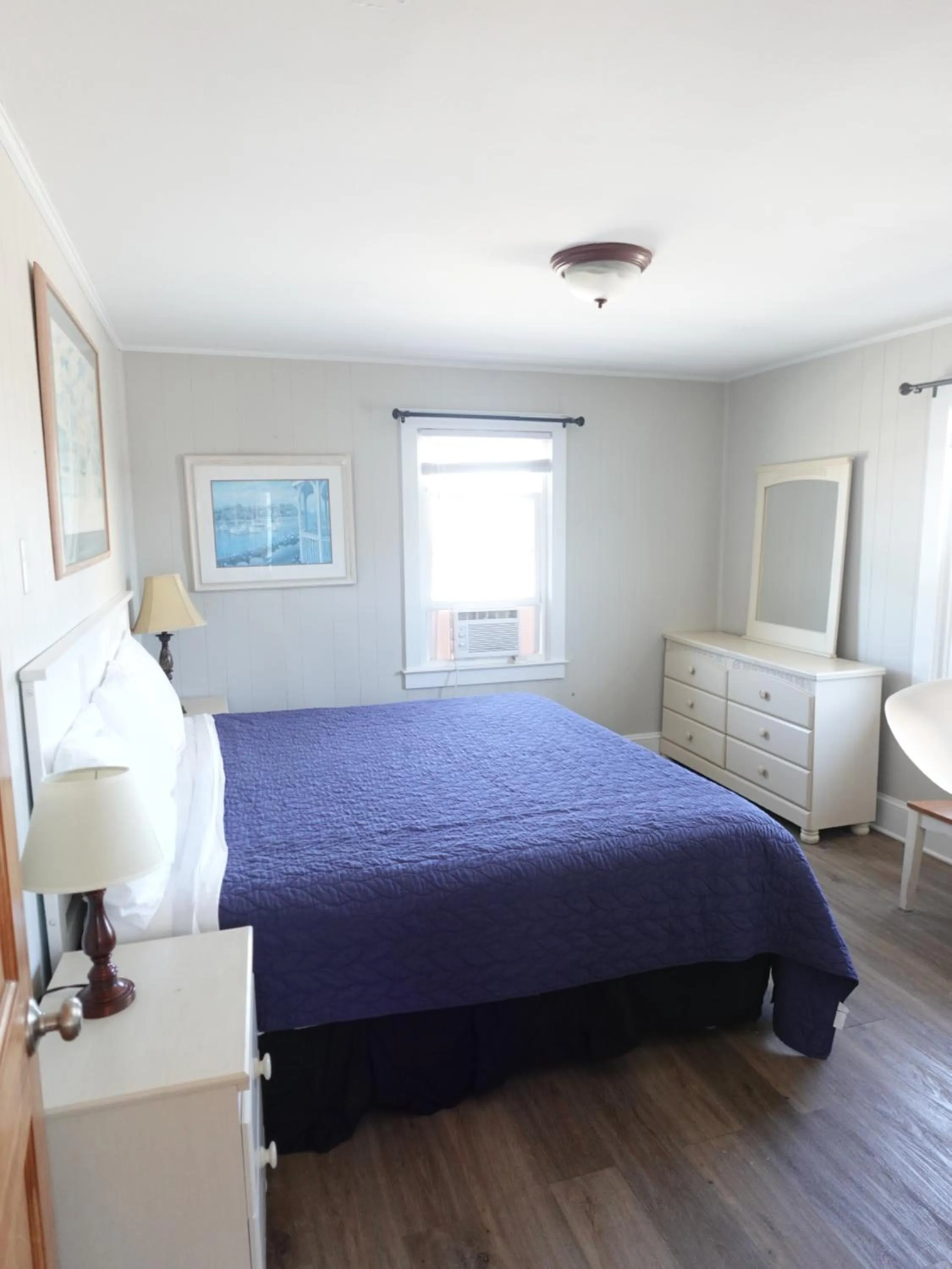 Bedroom, Bed in Sea Vista Motel