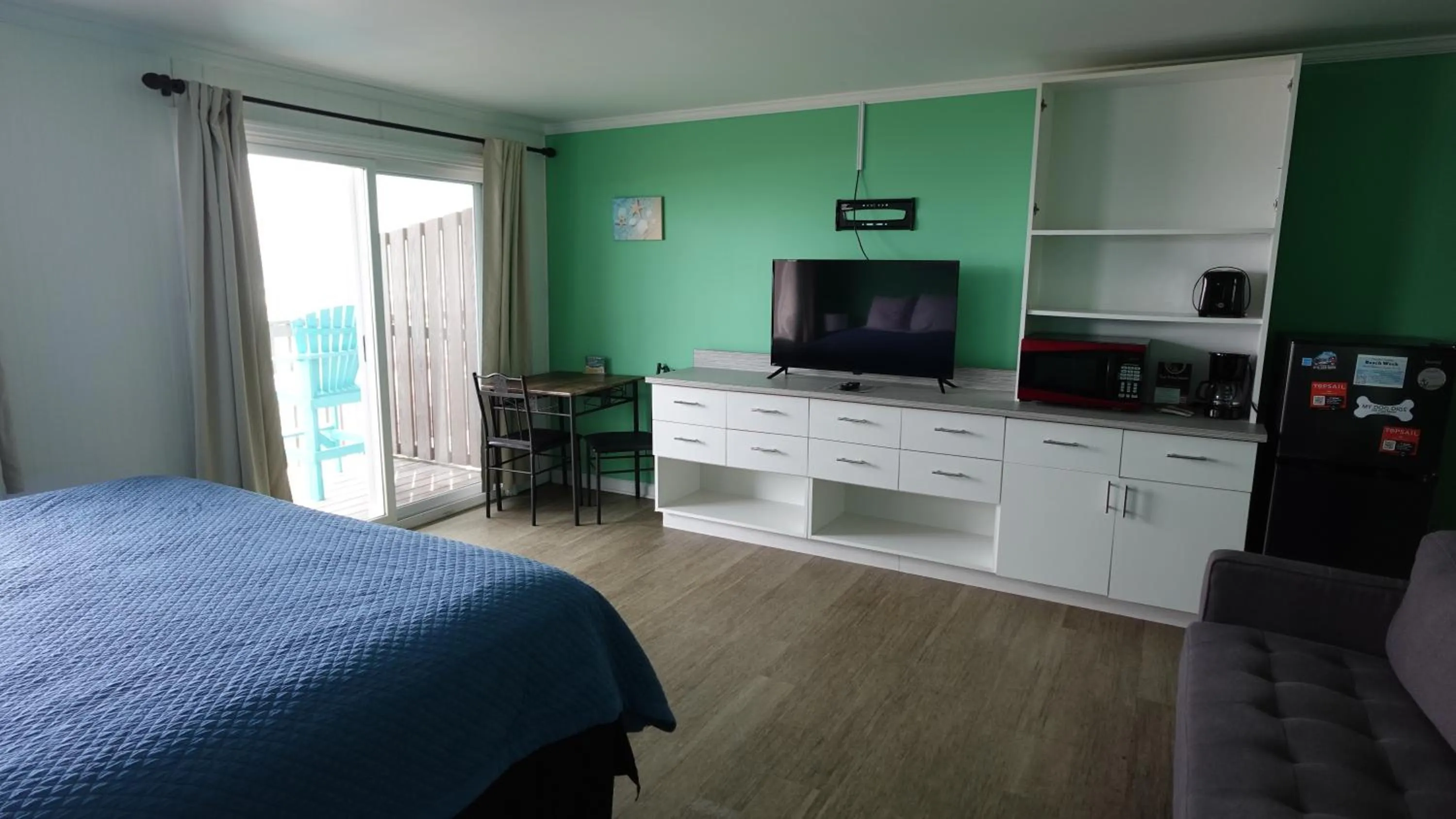 TV and multimedia, Bed in Sea Vista Motel