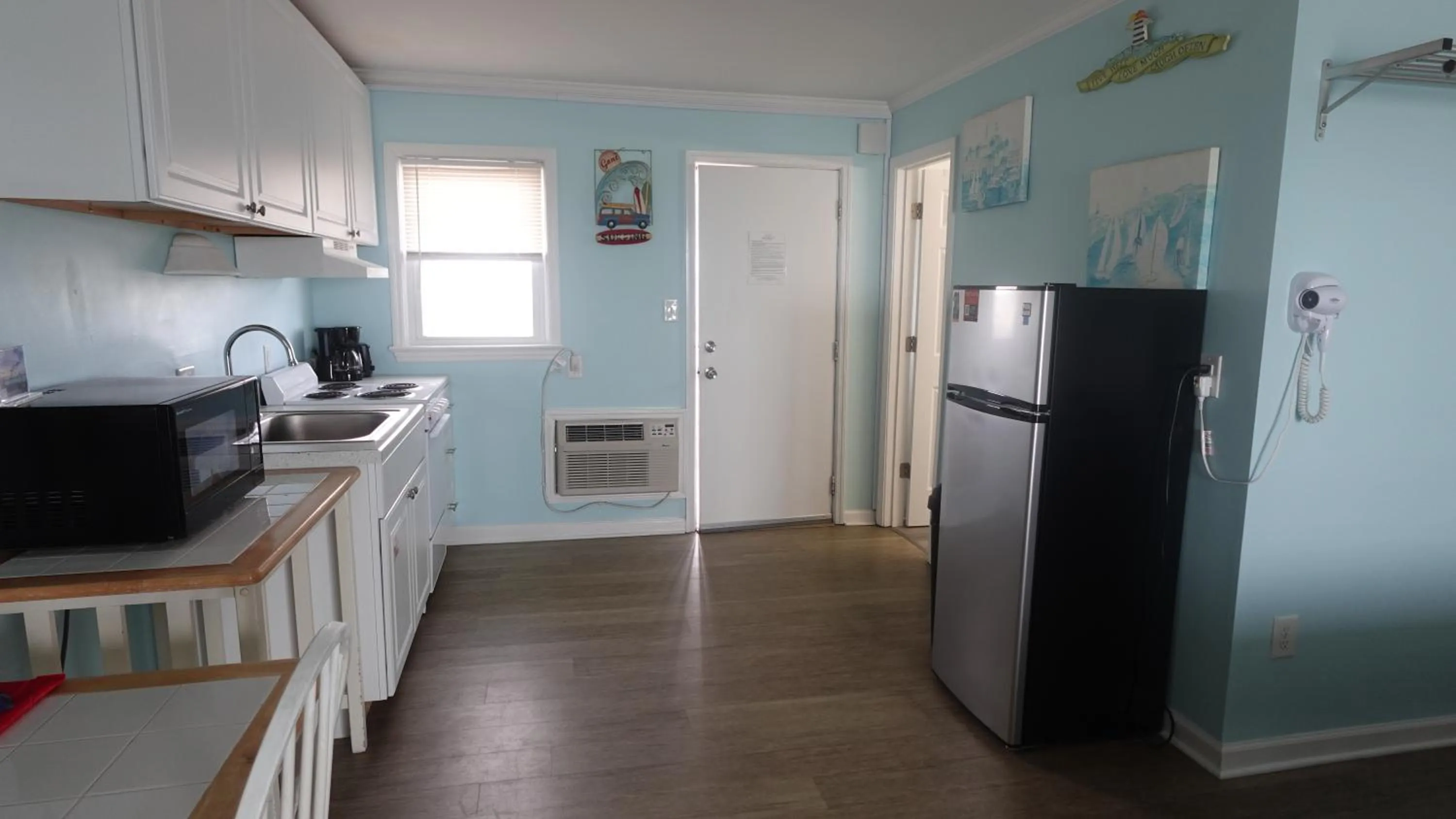 Kitchen or kitchenette in Sea Vista Motel