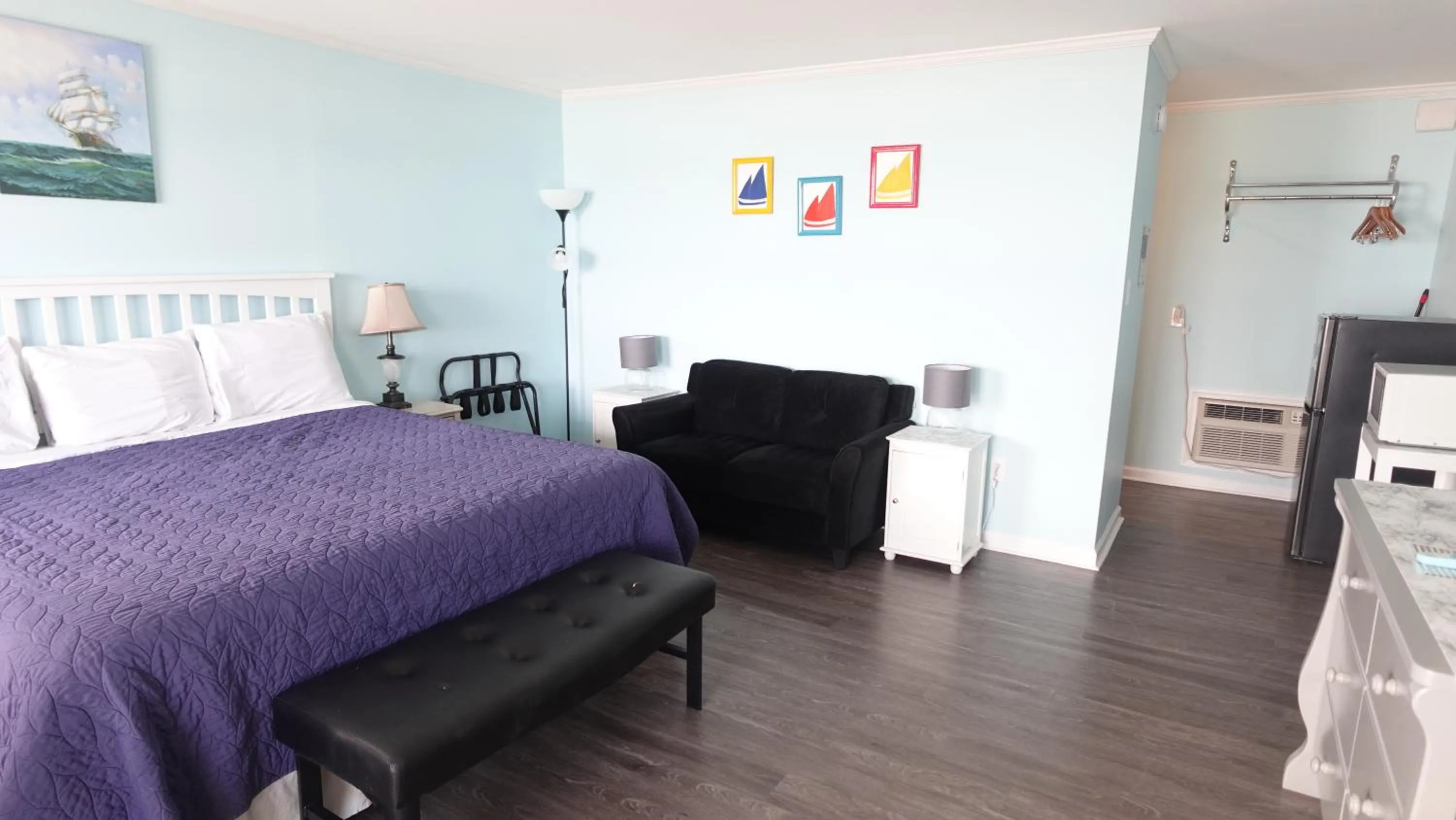 Photo of the whole room, Bed in Sea Vista Motel