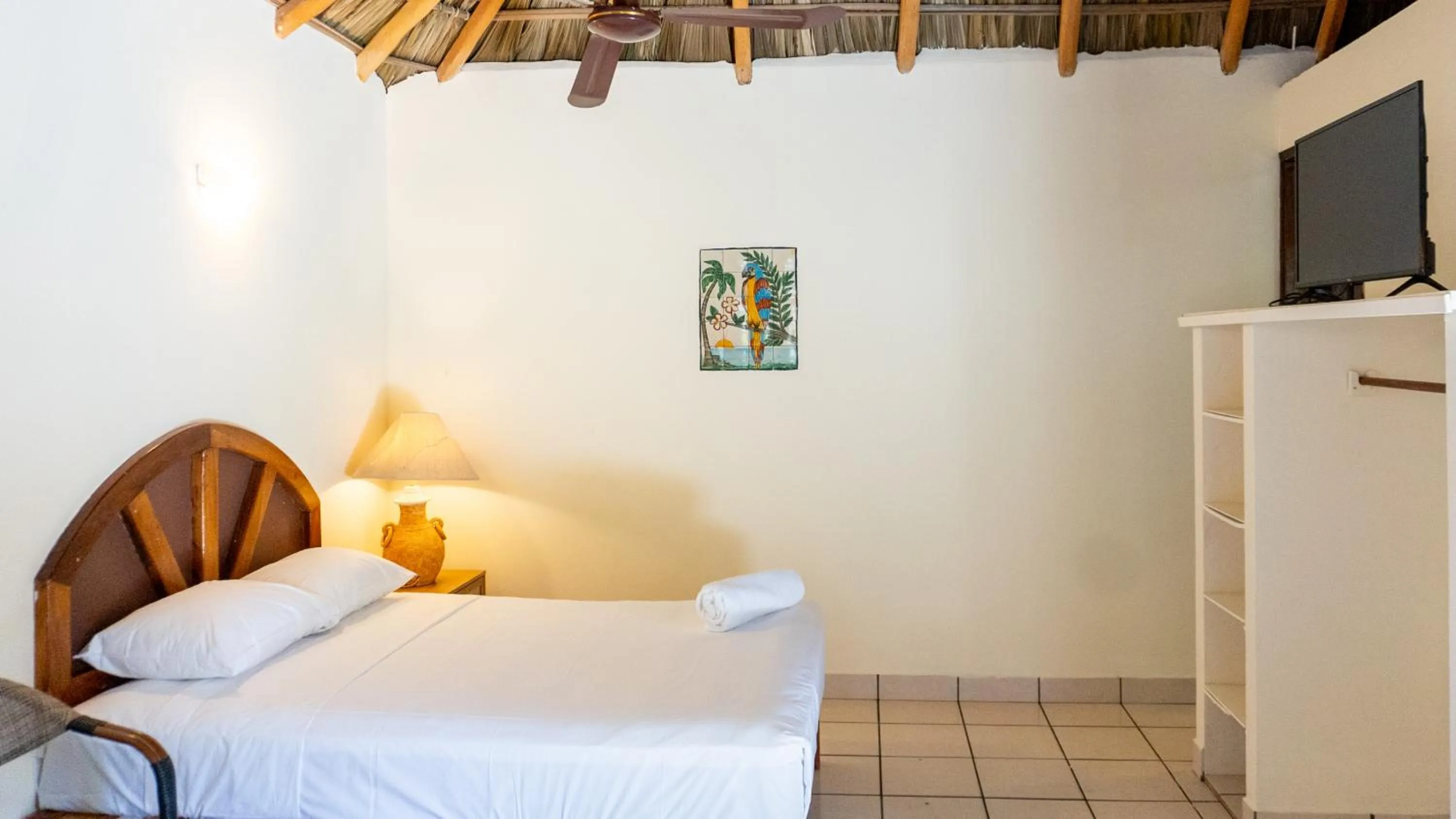 Communal lounge/ TV room, Bed in Esencia Puerto Escondido