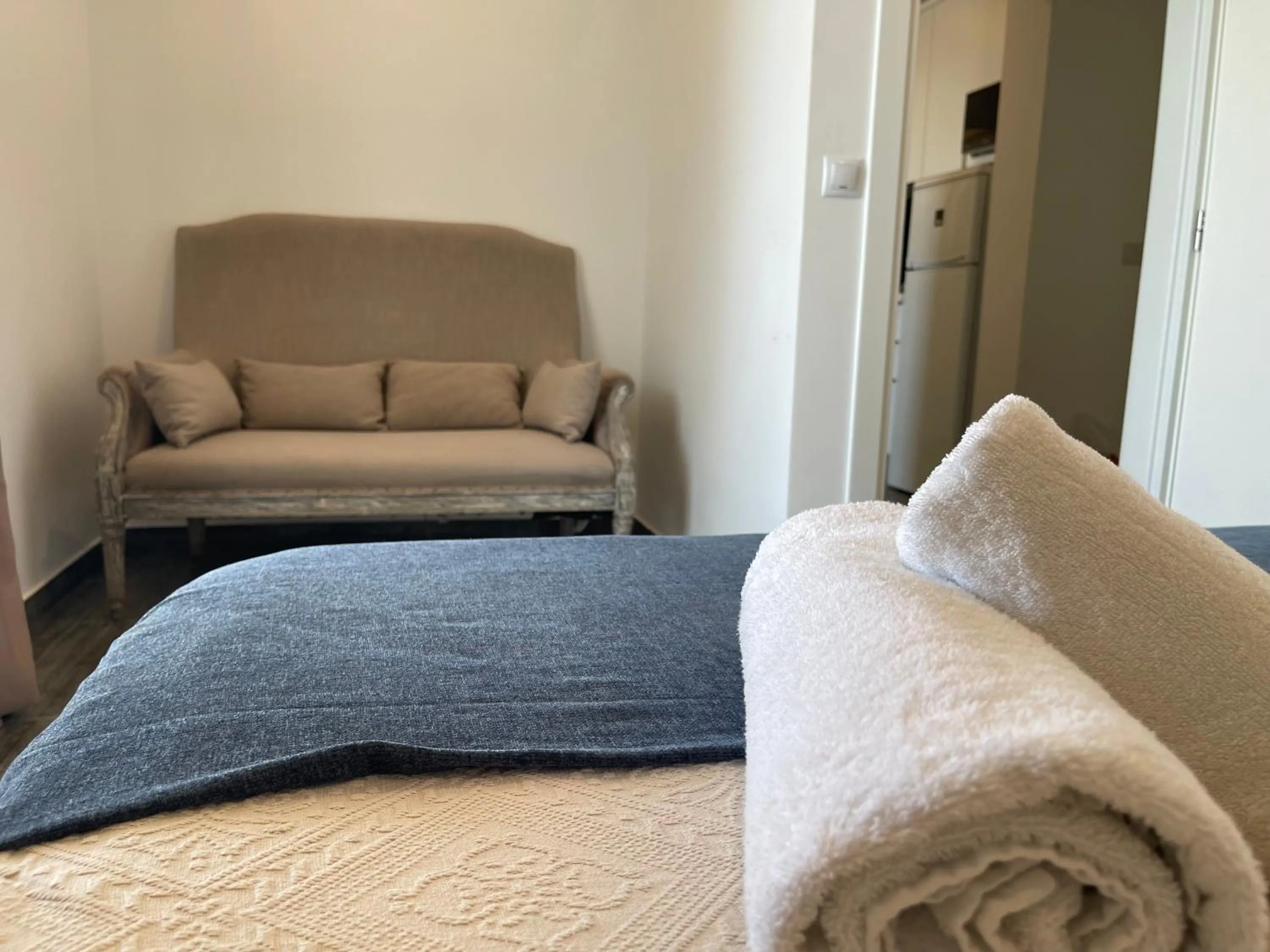 Seating area, Bed in Apartments Domani