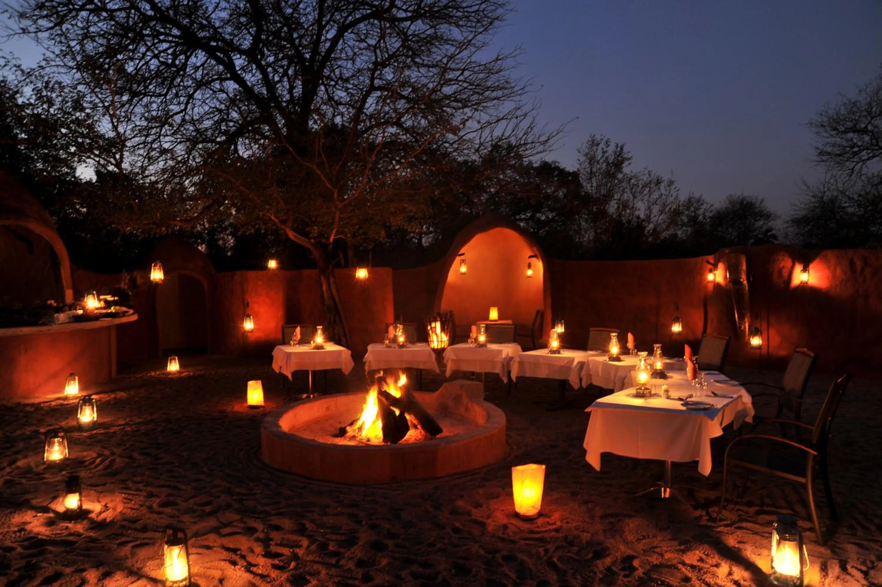 Restaurant/places to eat in Lukimbi Safari Lodge