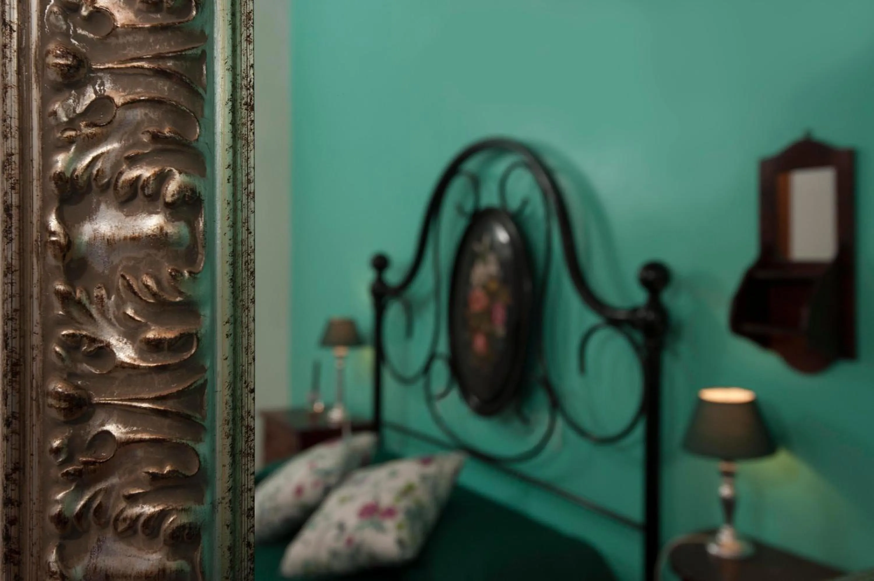 Decorative detail, Bed in Antico Granaione