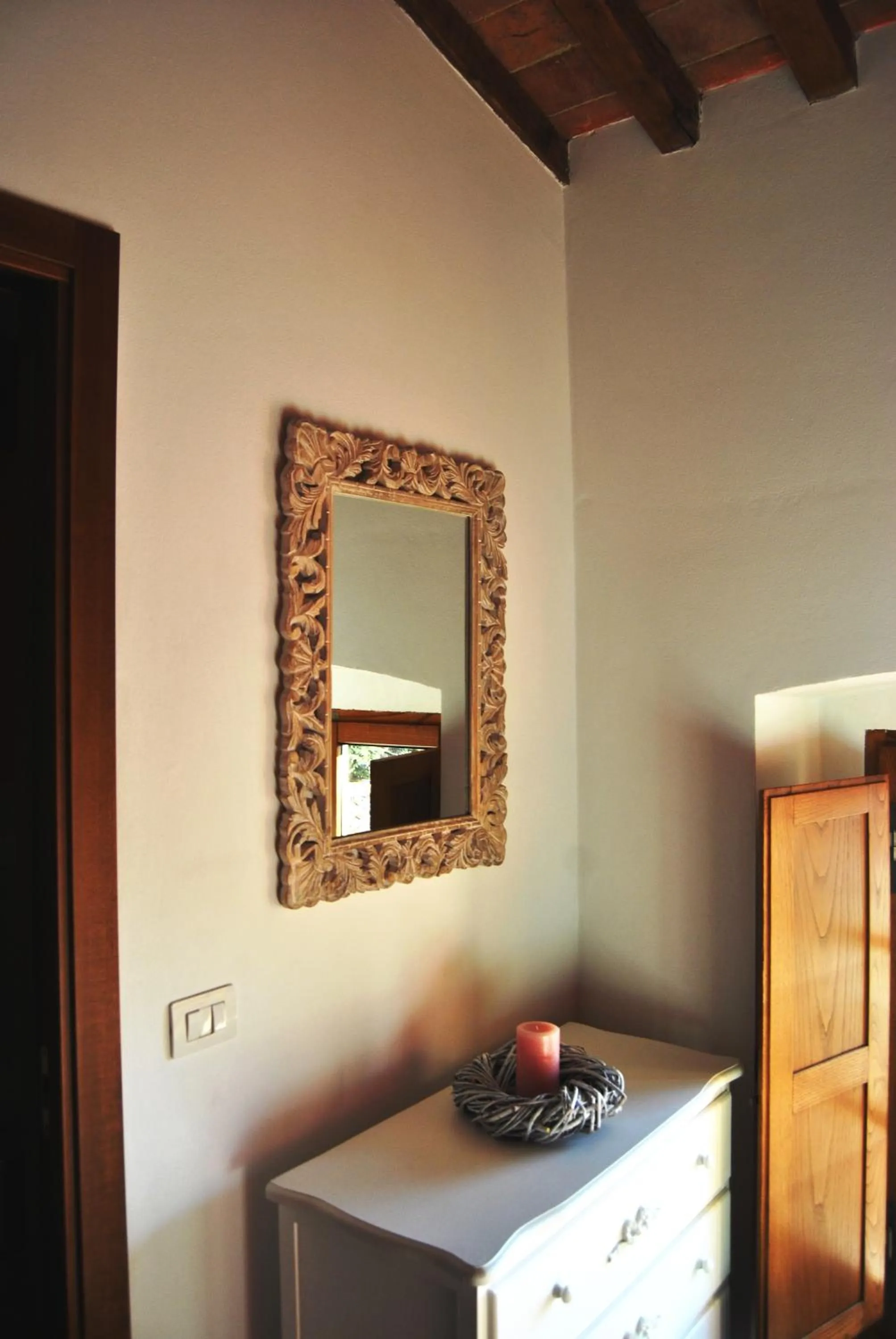 Decorative detail in Antico Granaione